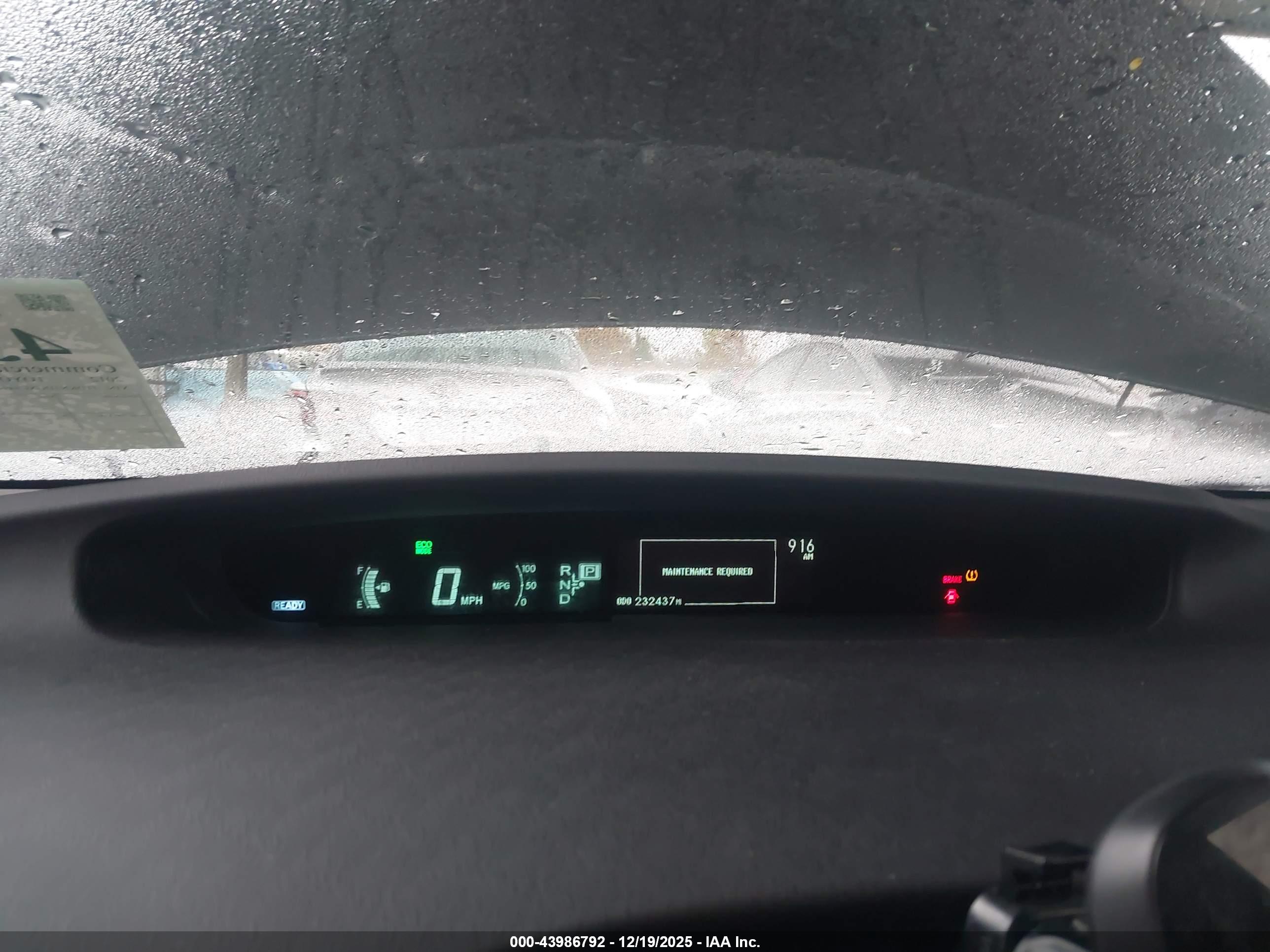 TOYOTA PRIUS image 7