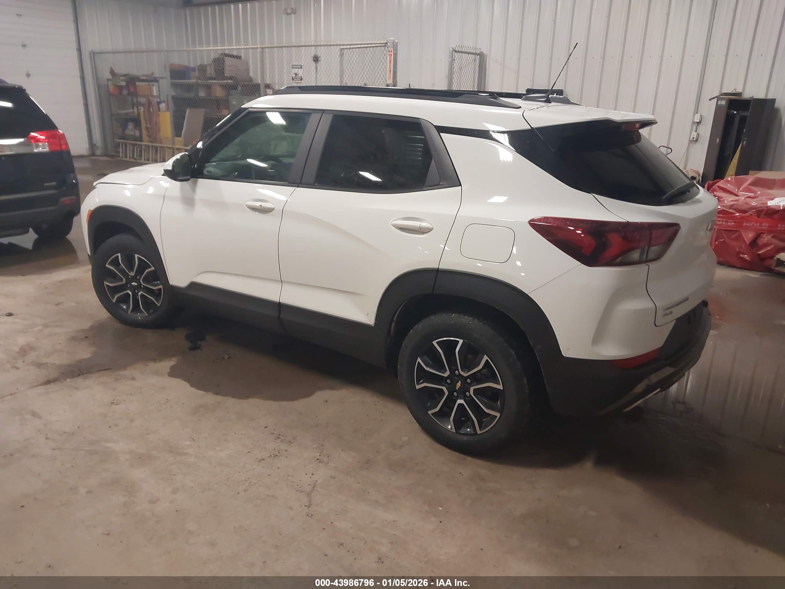 CHEVROLET TRAILBLAZER image 3