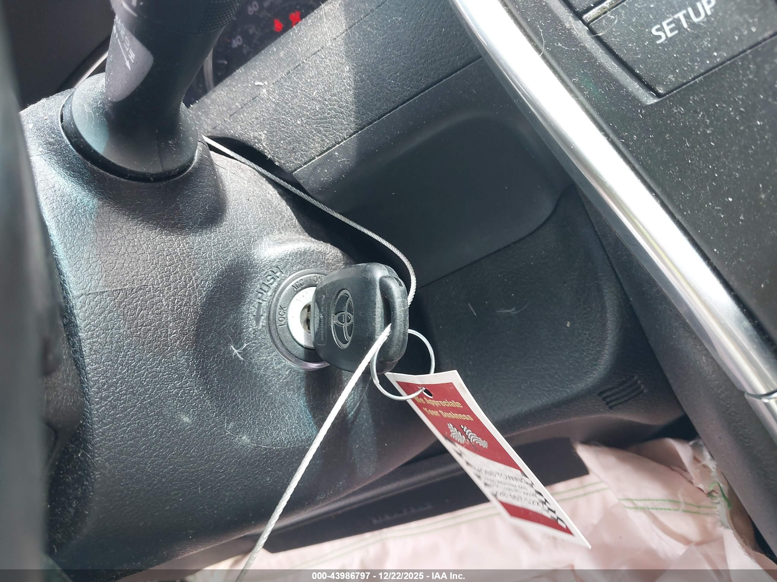 TOYOTA CAMRY image 11