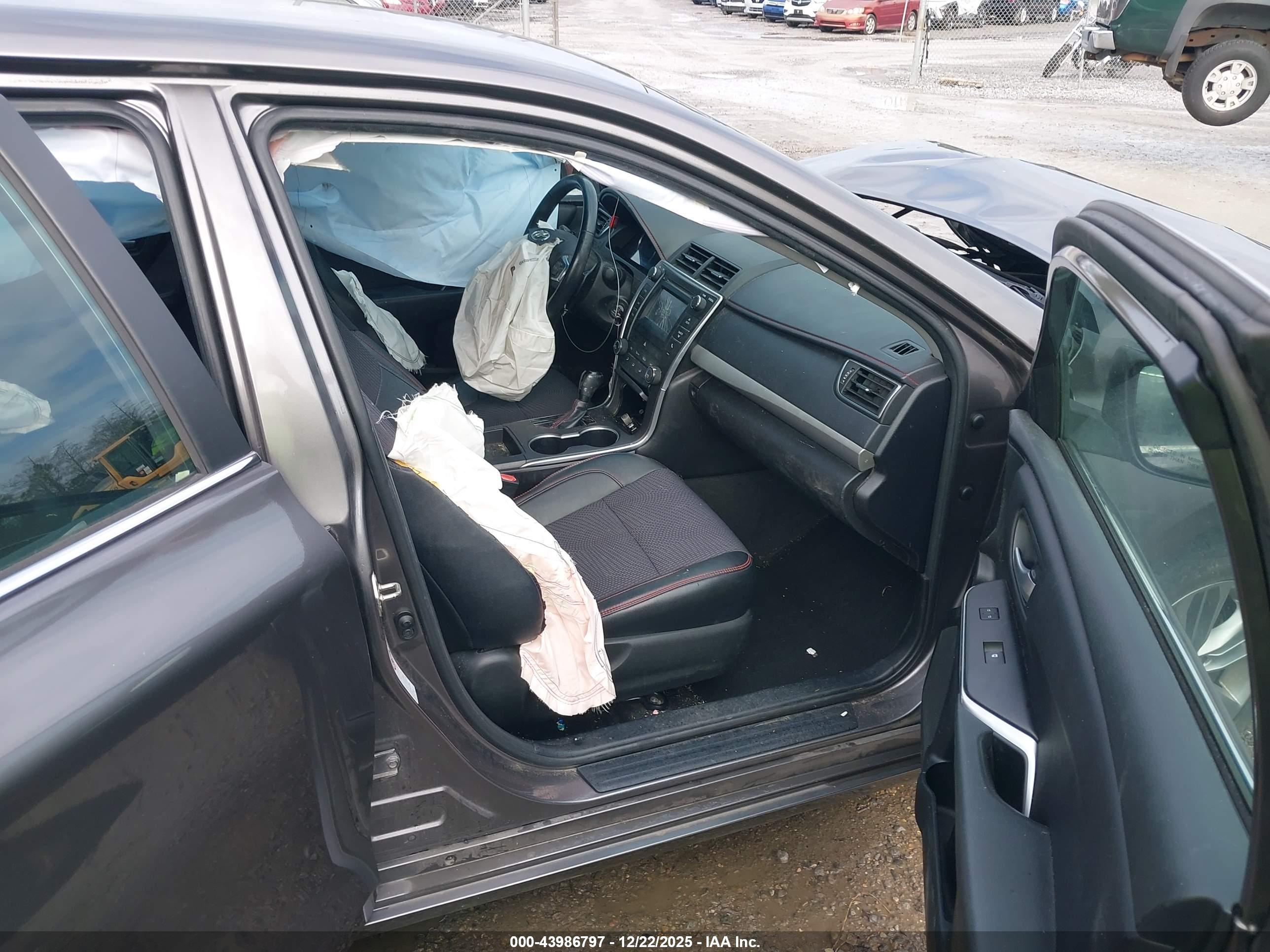 TOYOTA CAMRY image 5