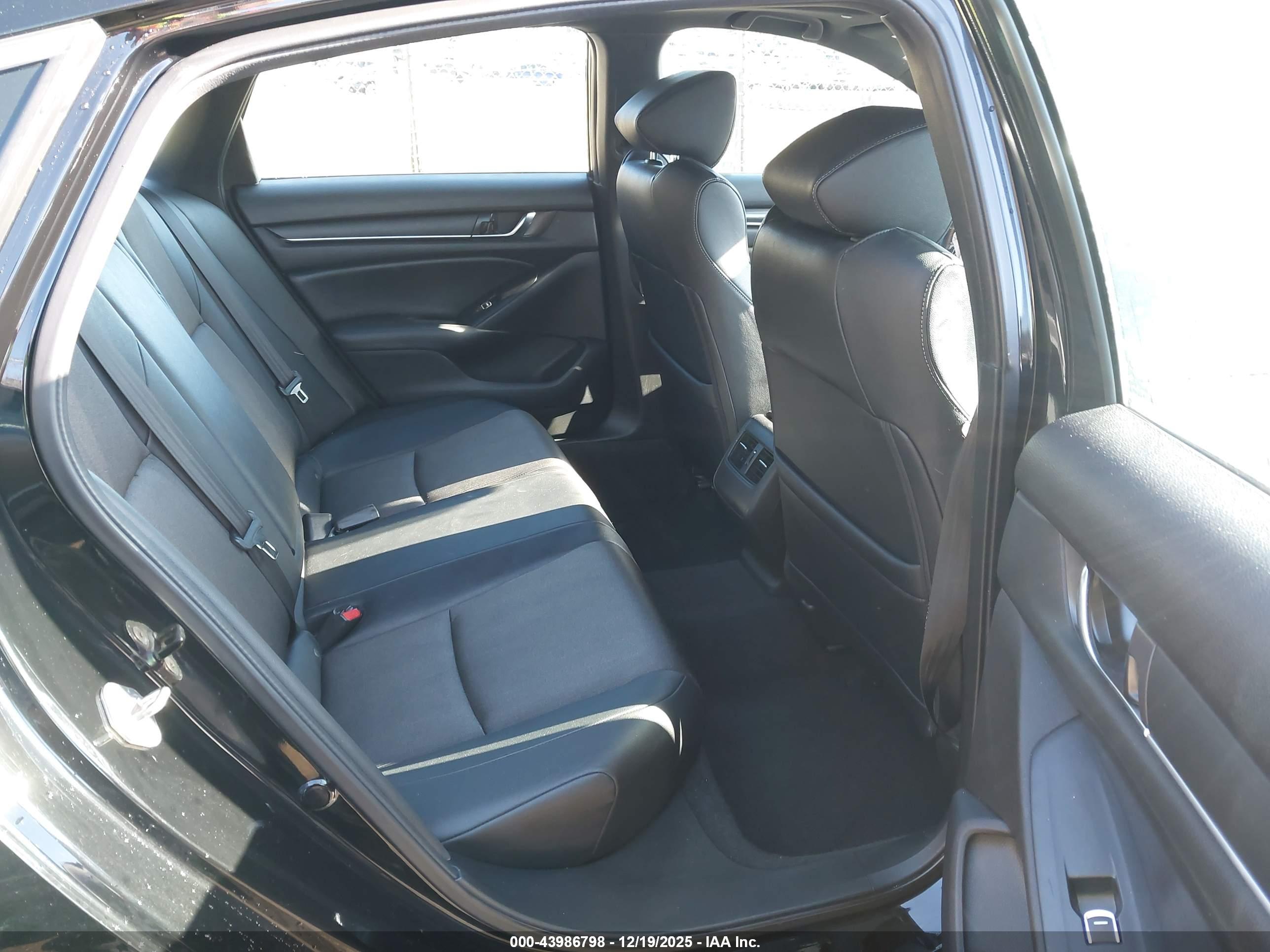HONDA ACCORD image 8