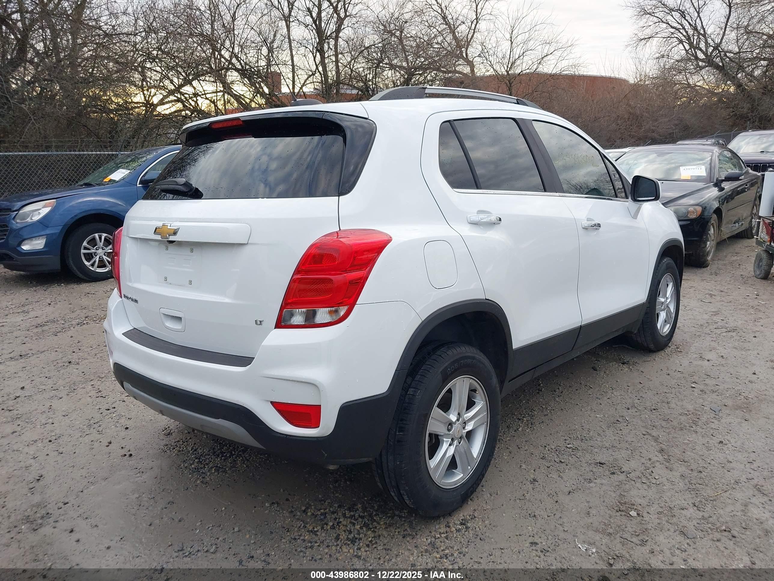 CHEVROLET TRAX image 4