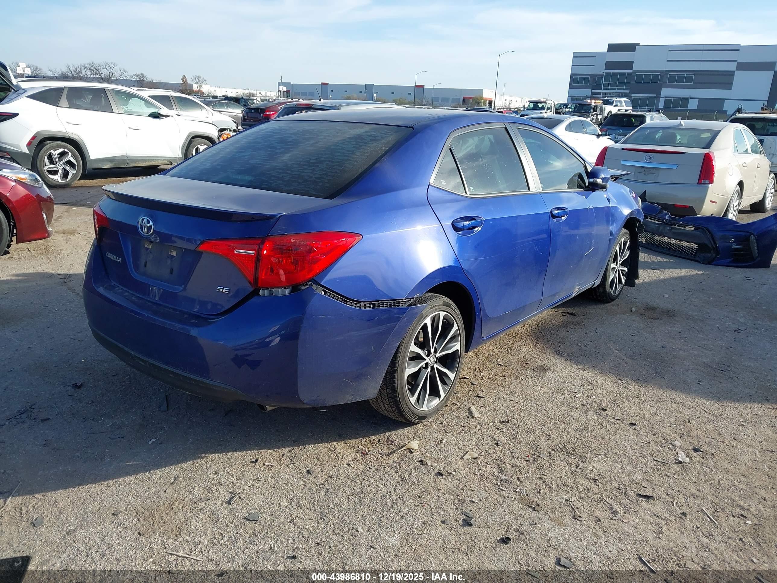 TOYOTA COROLLA image 4