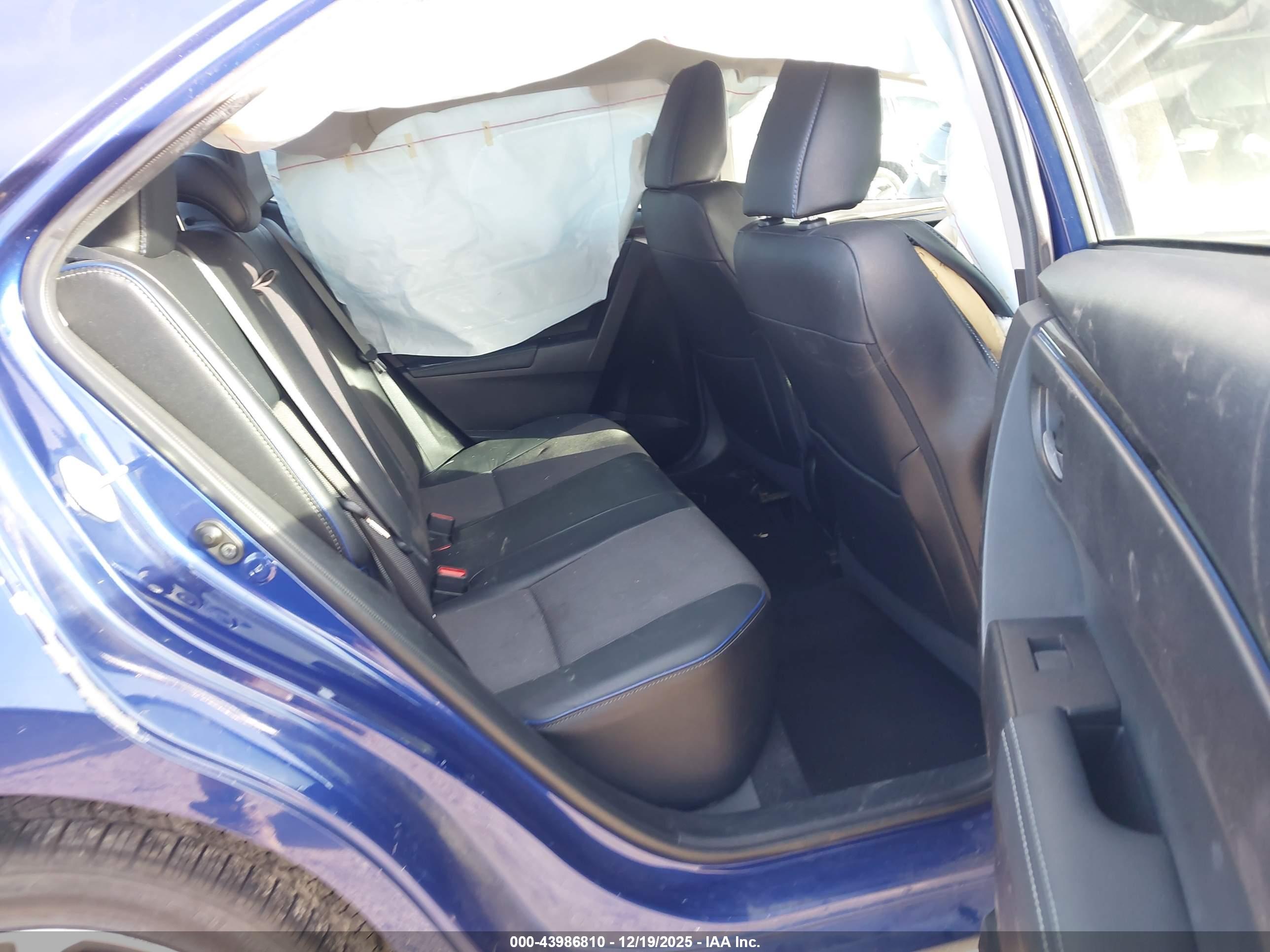 TOYOTA COROLLA image 8