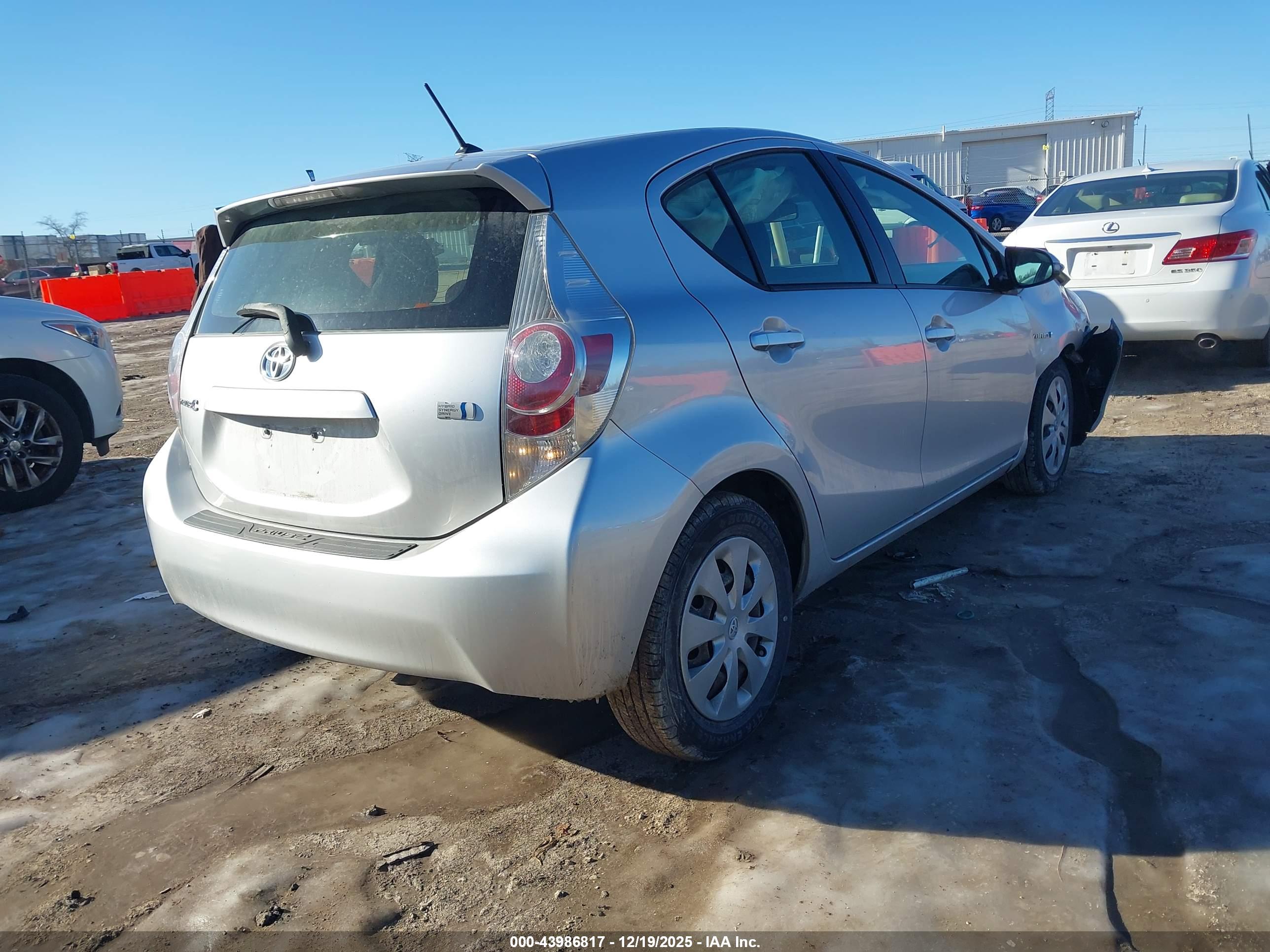 TOYOTA PRIUS image 4