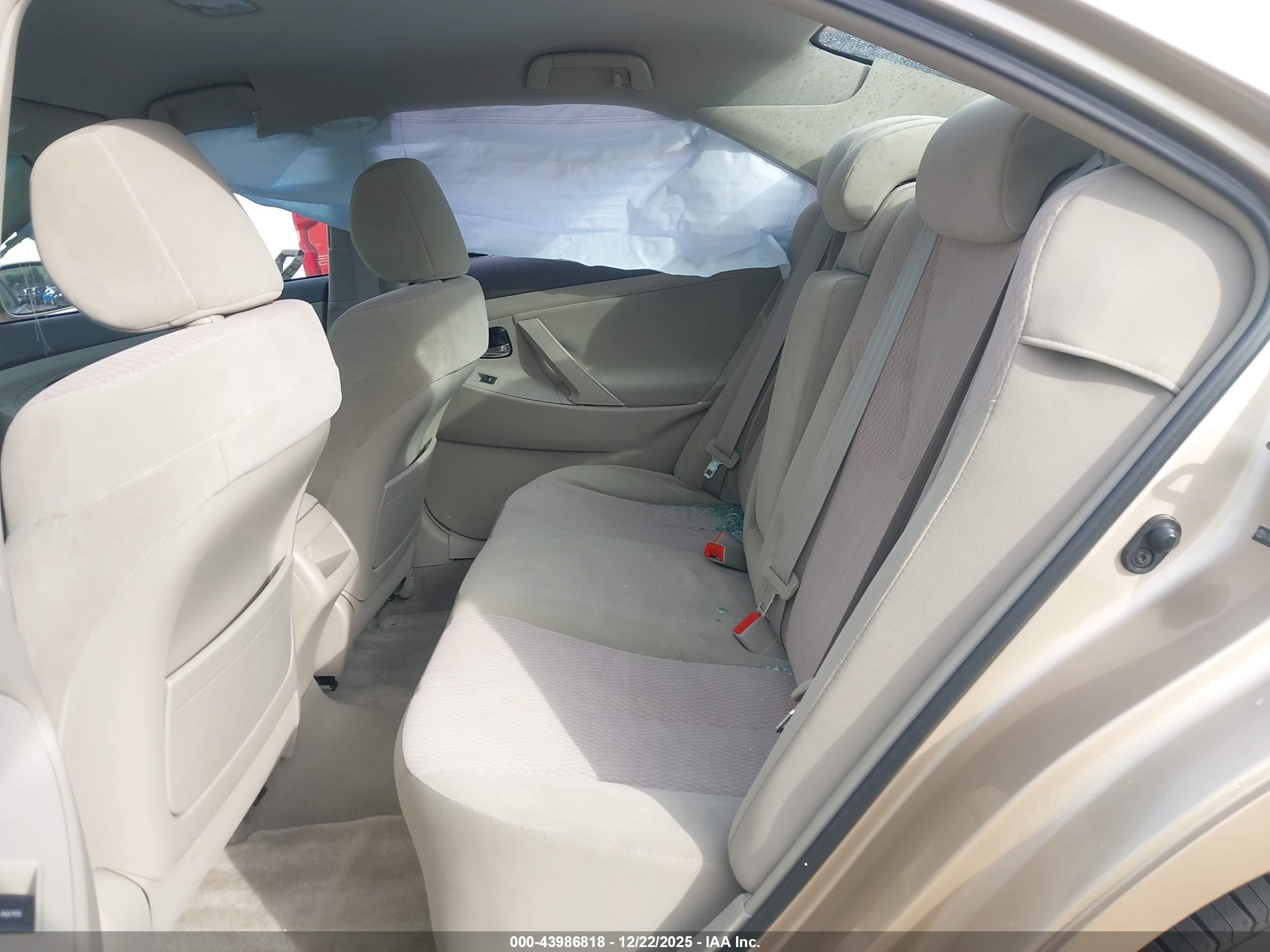 TOYOTA CAMRY image 8