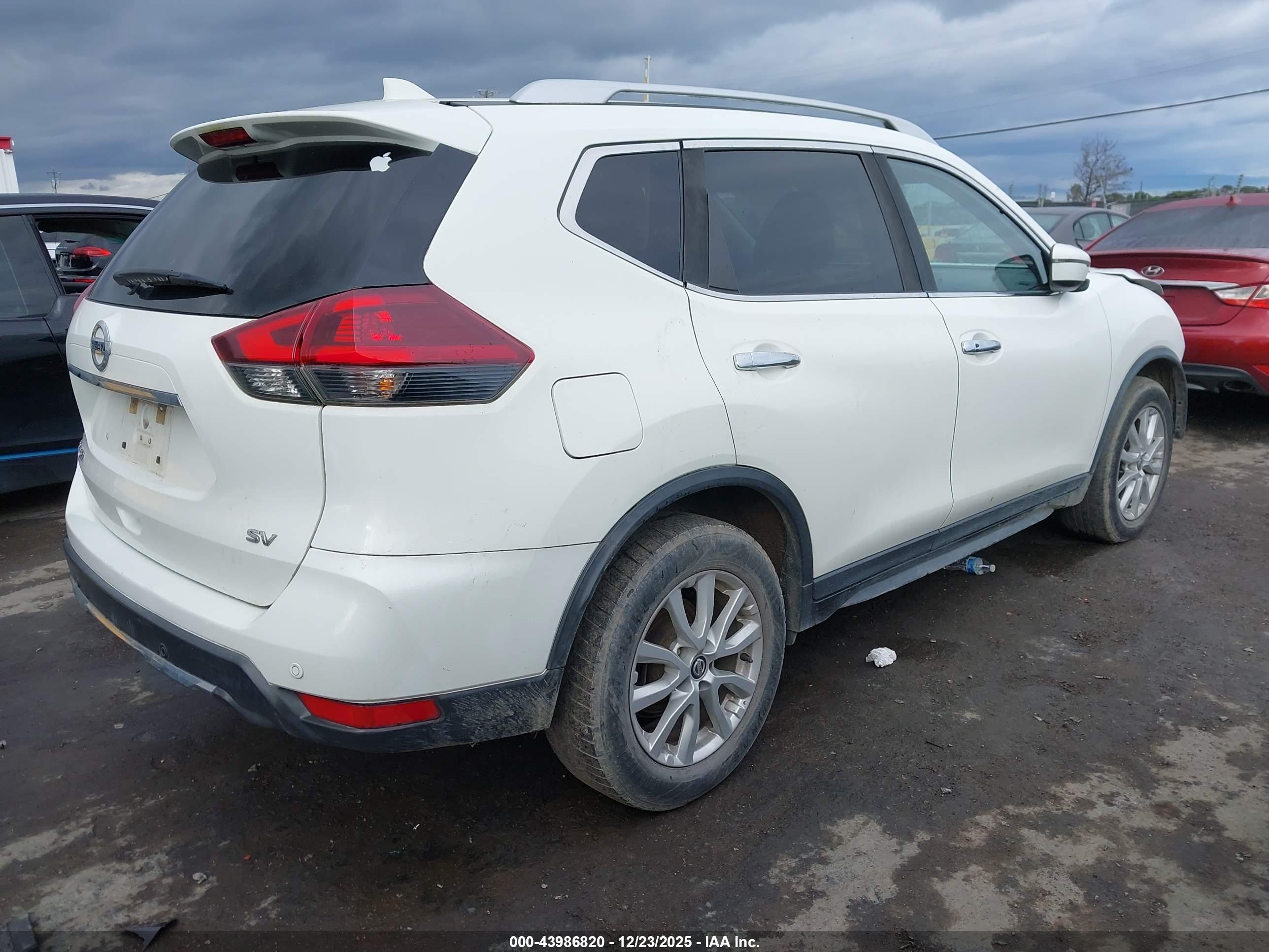 NISSAN ROGUE image 4