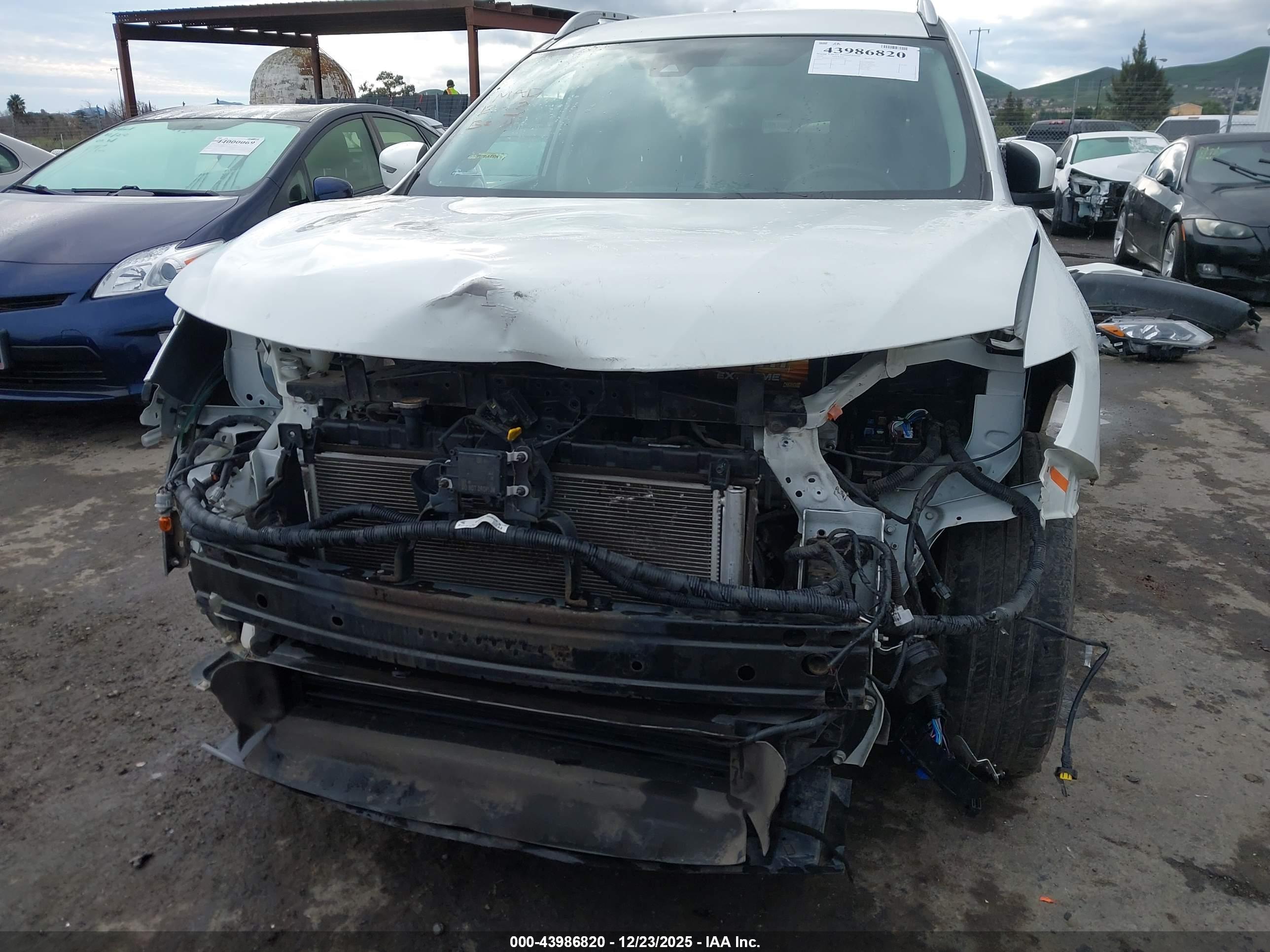 NISSAN ROGUE image 6
