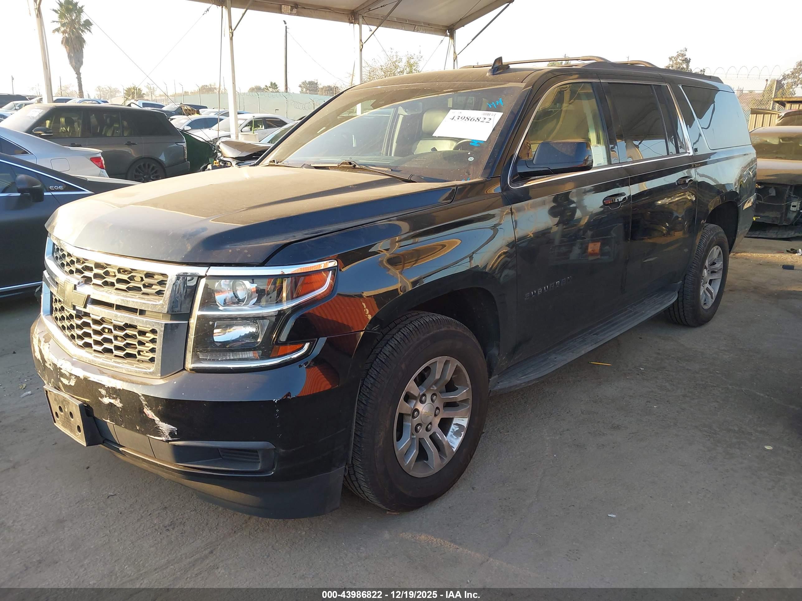 CHEVROLET SUBURBAN image 2