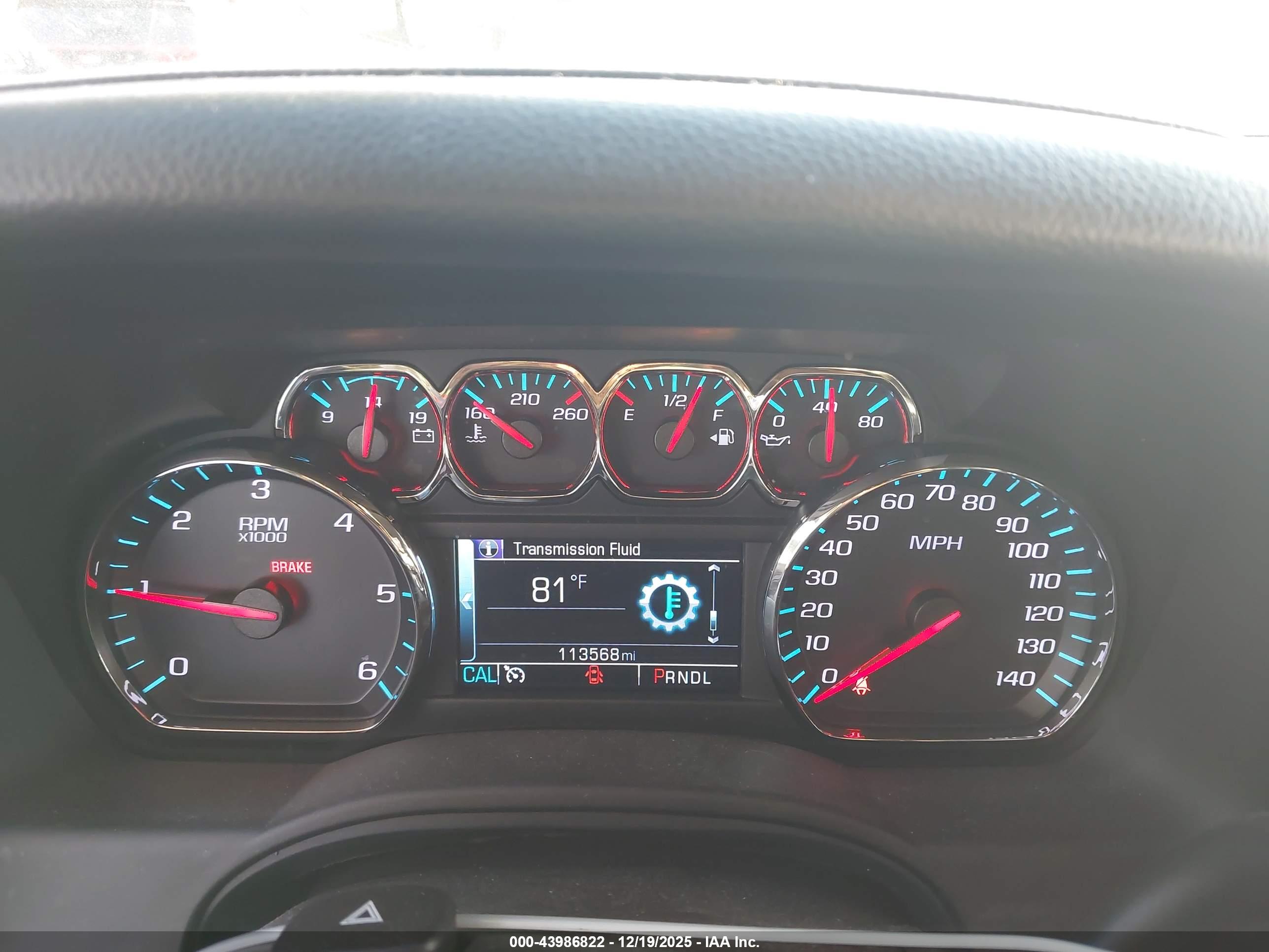 CHEVROLET SUBURBAN image 7