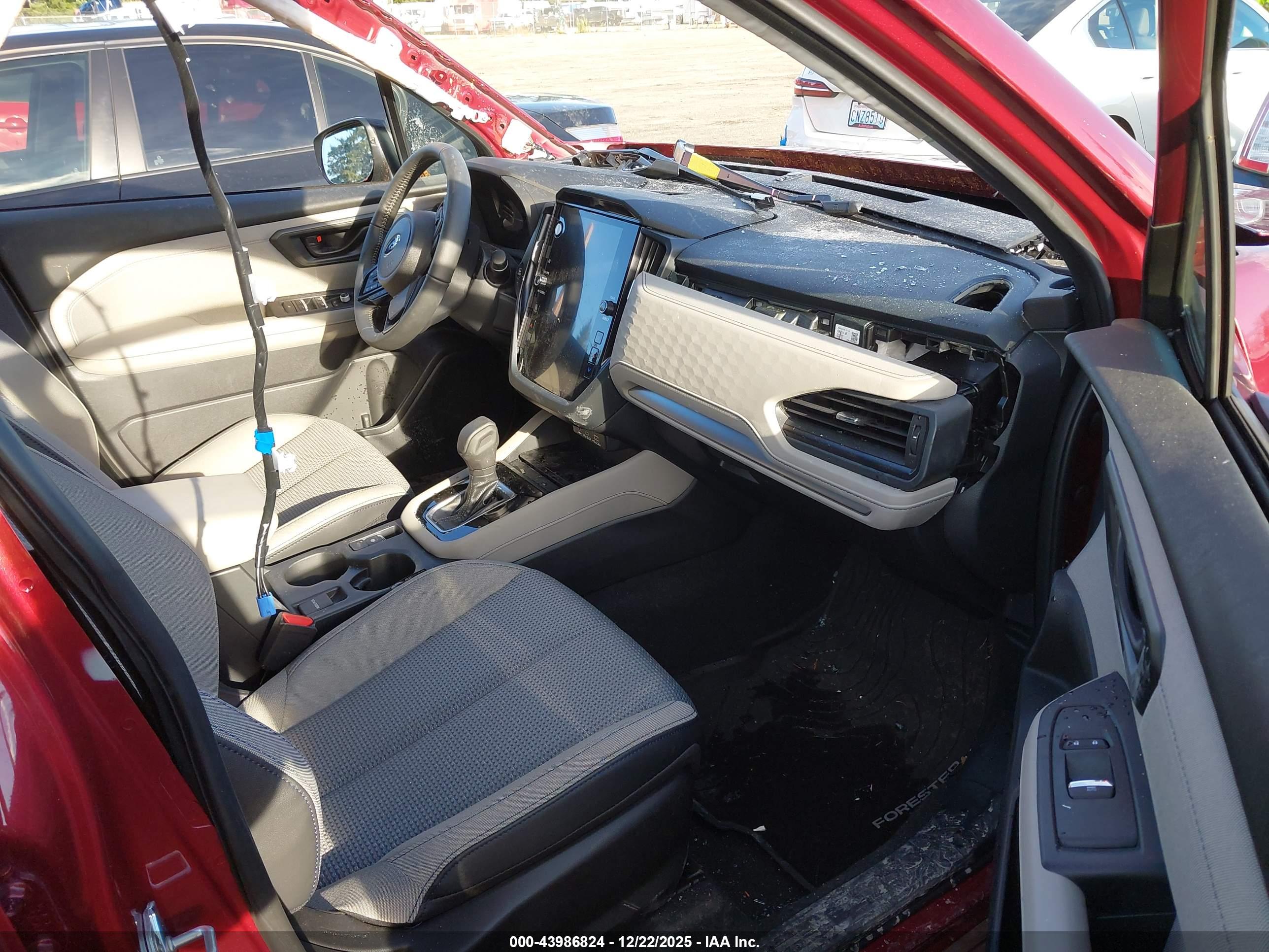 SUBARU FORESTER image 5