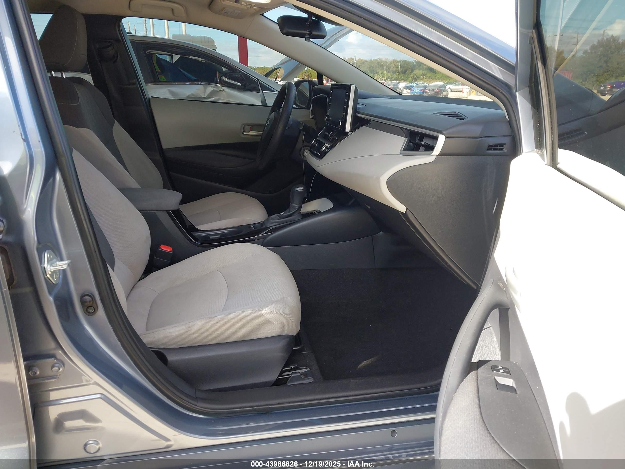 TOYOTA COROLLA image 5