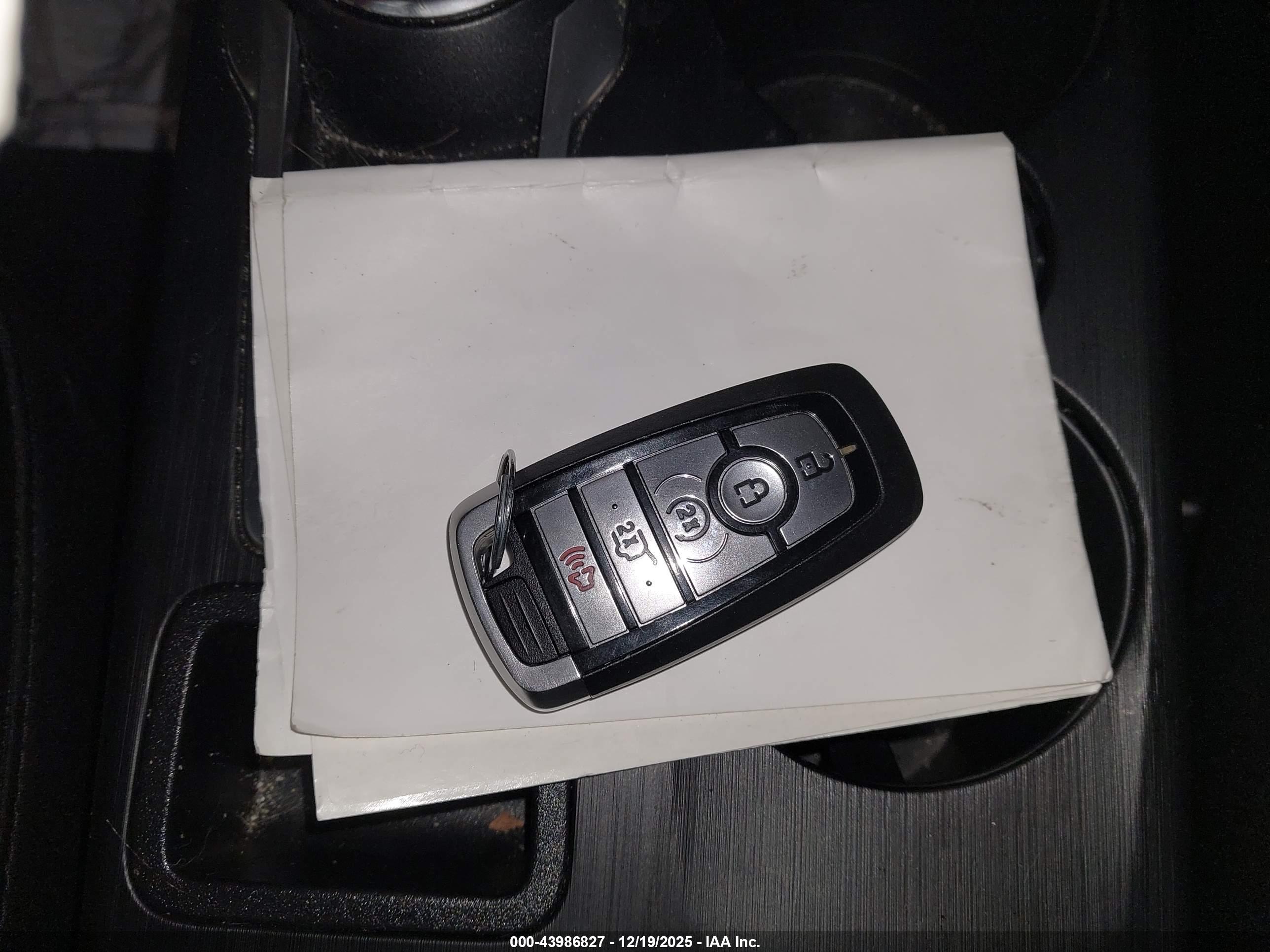 FORD ESCAPE image 11