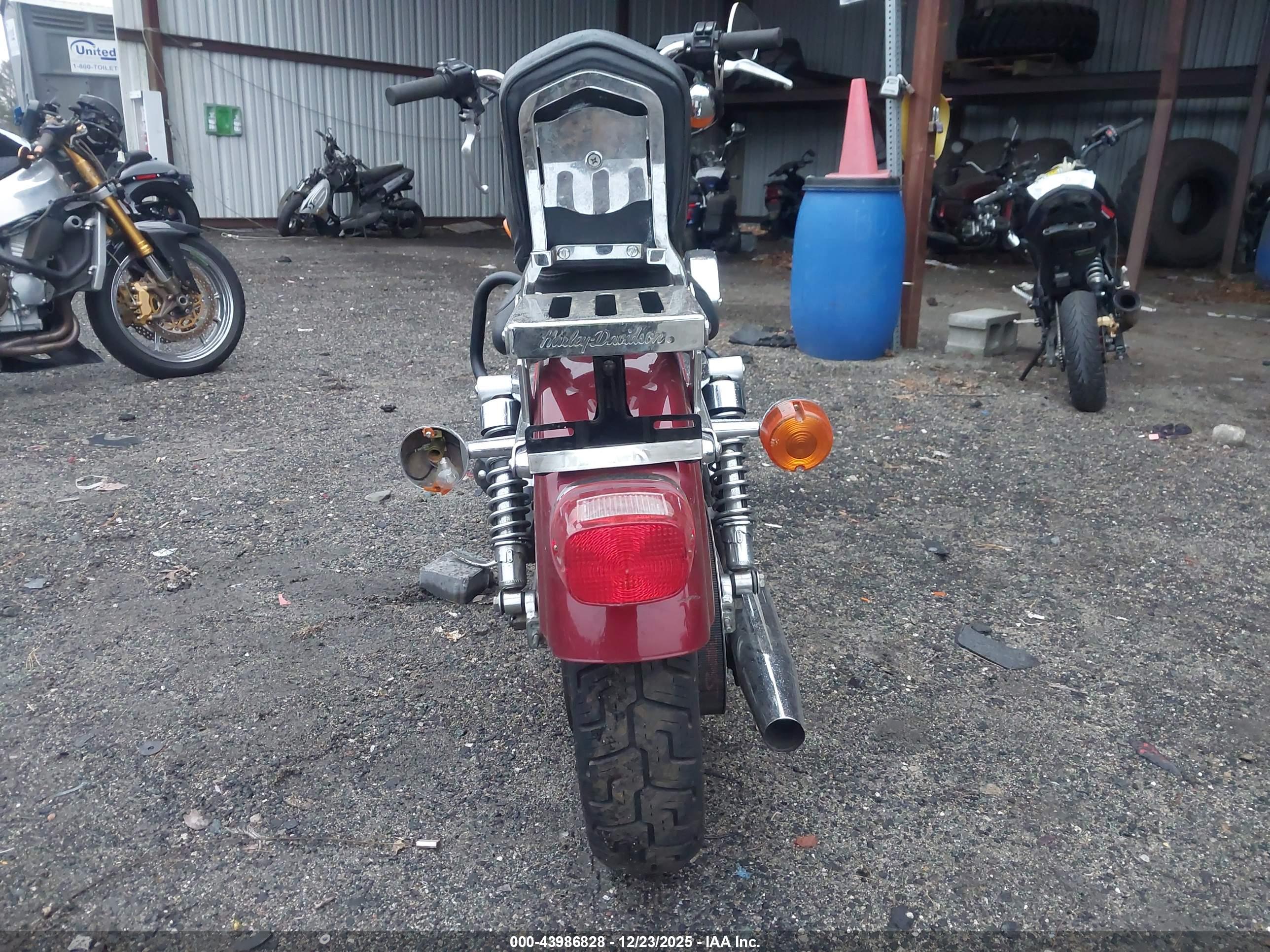 HARLEY-DAVIDSON XL883 image 6