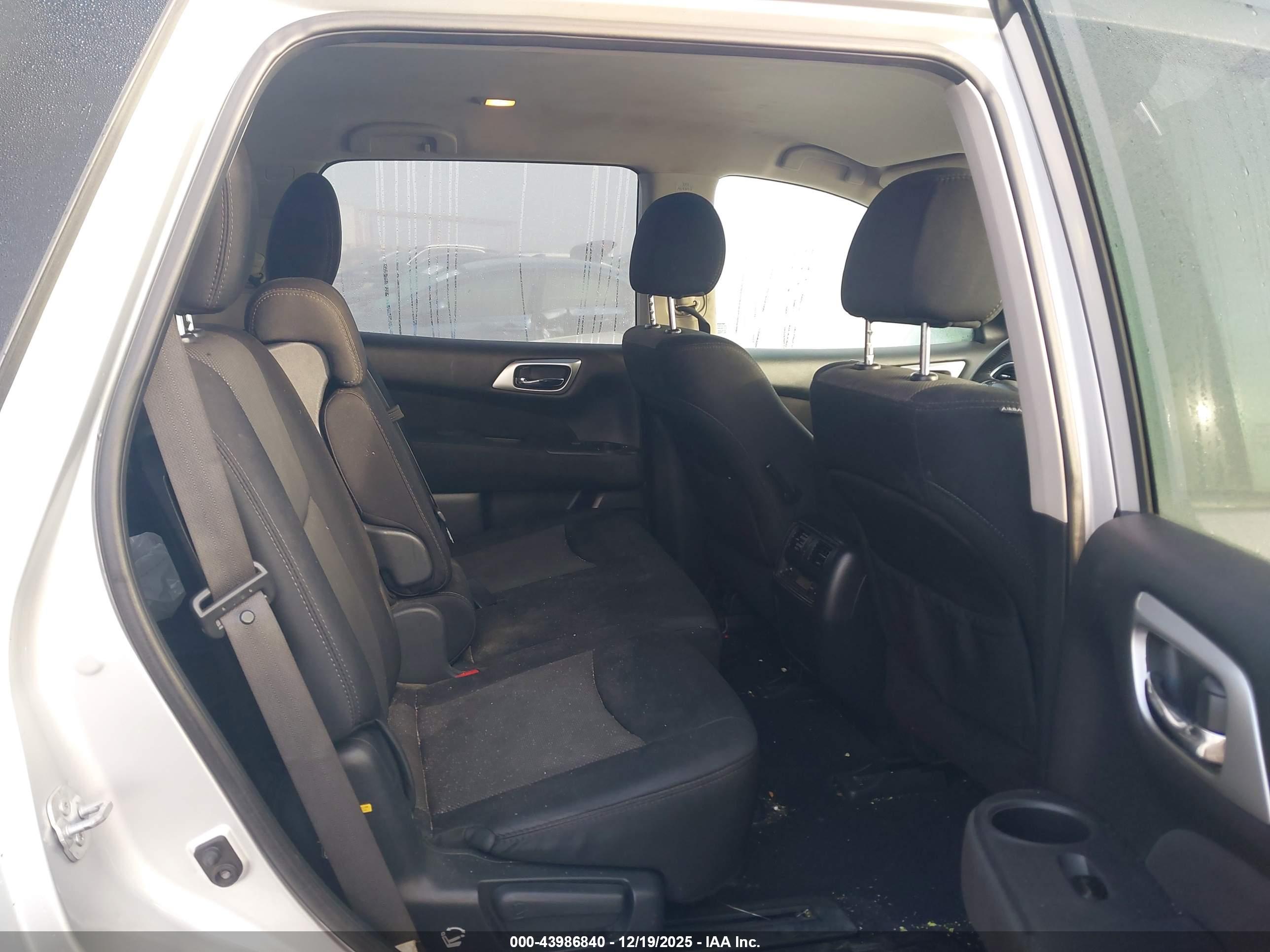 NISSAN PATHFINDER image 8