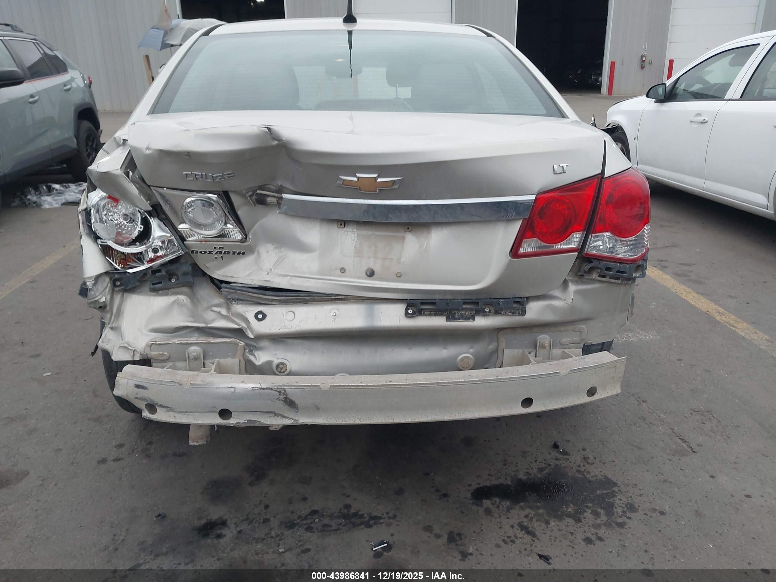 CHEVROLET CRUZE image 6