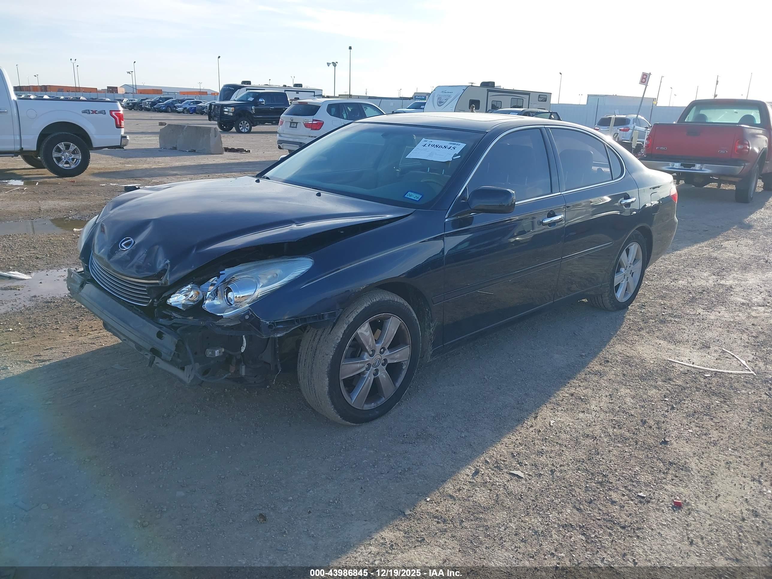 LEXUS ES image 2