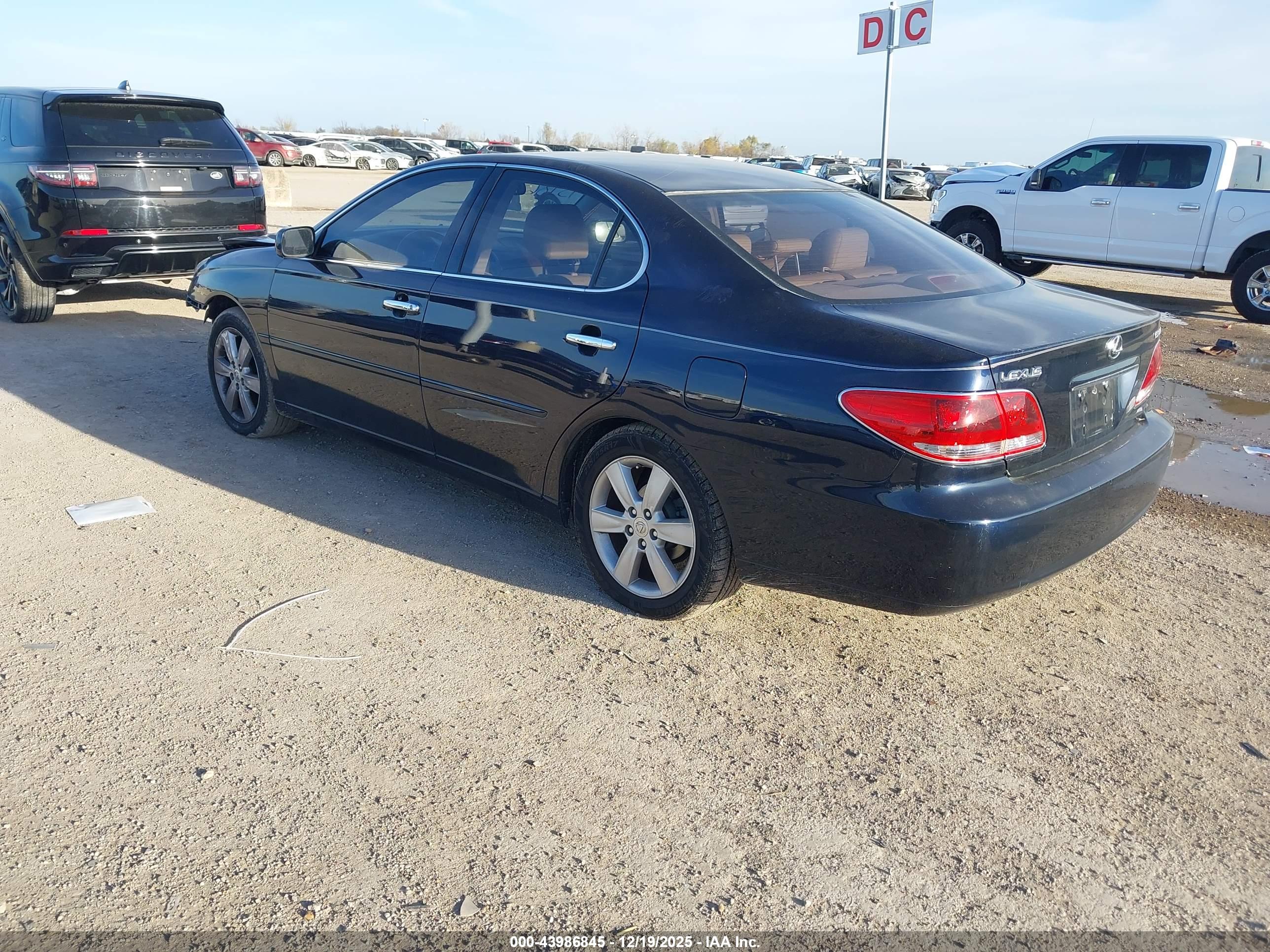 LEXUS ES image 3