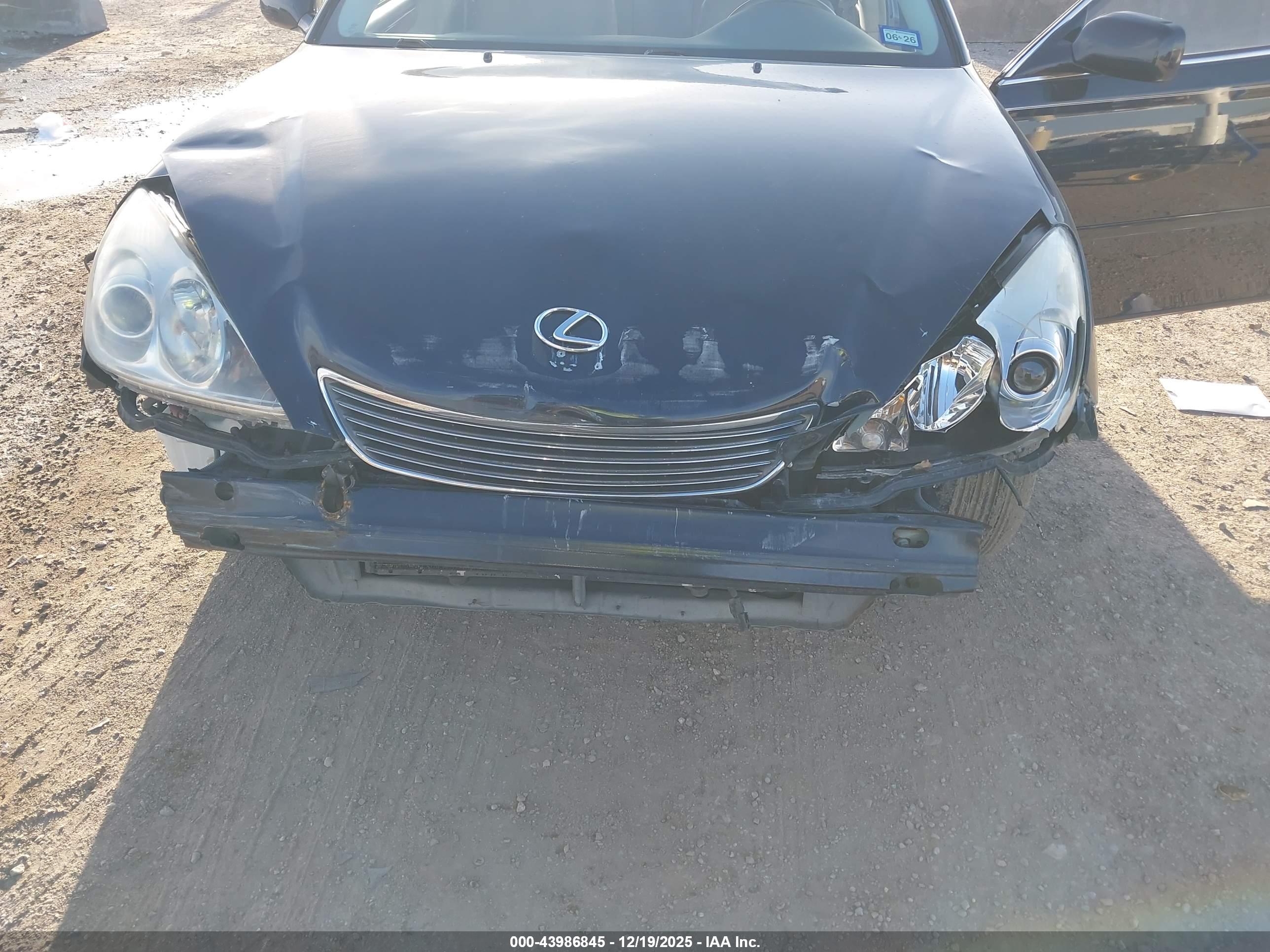 LEXUS ES image 6