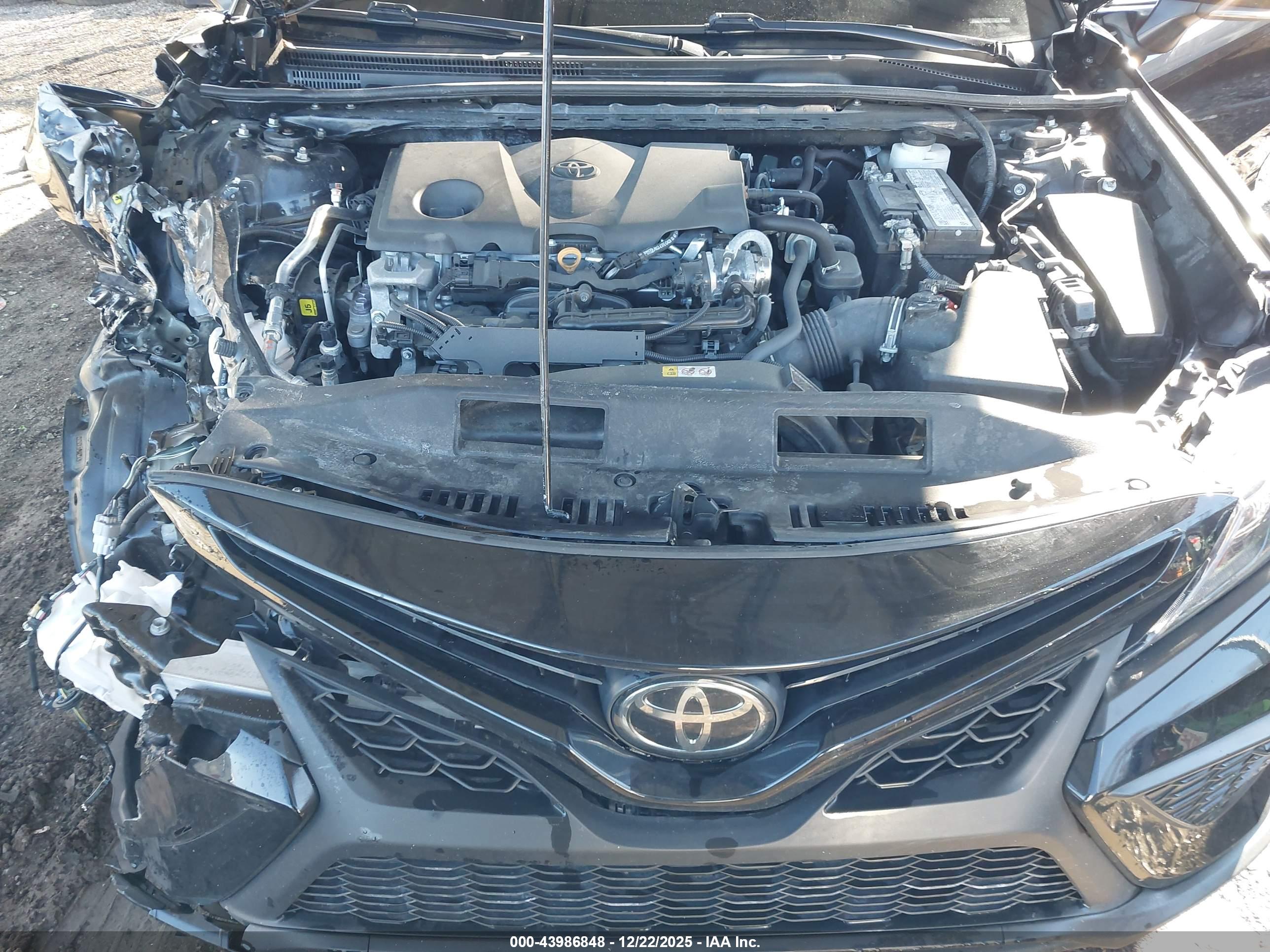 TOYOTA CAMRY image 10