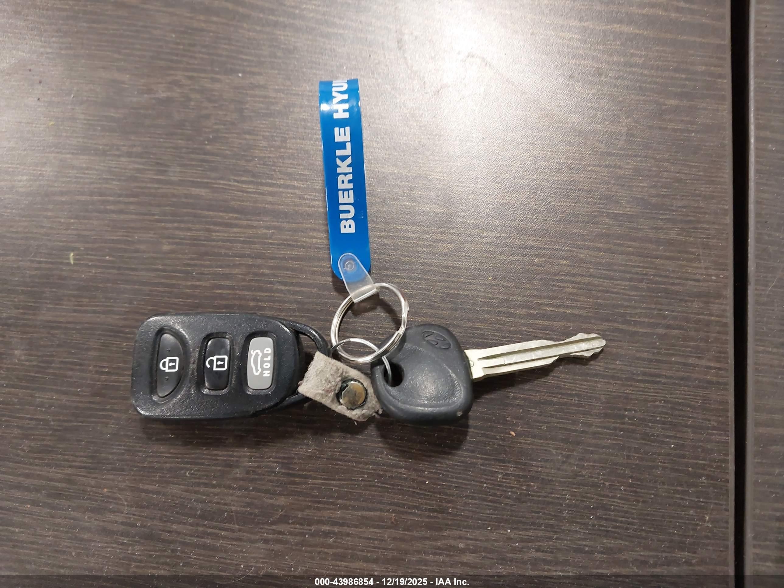 HYUNDAI ELANTRA image 11