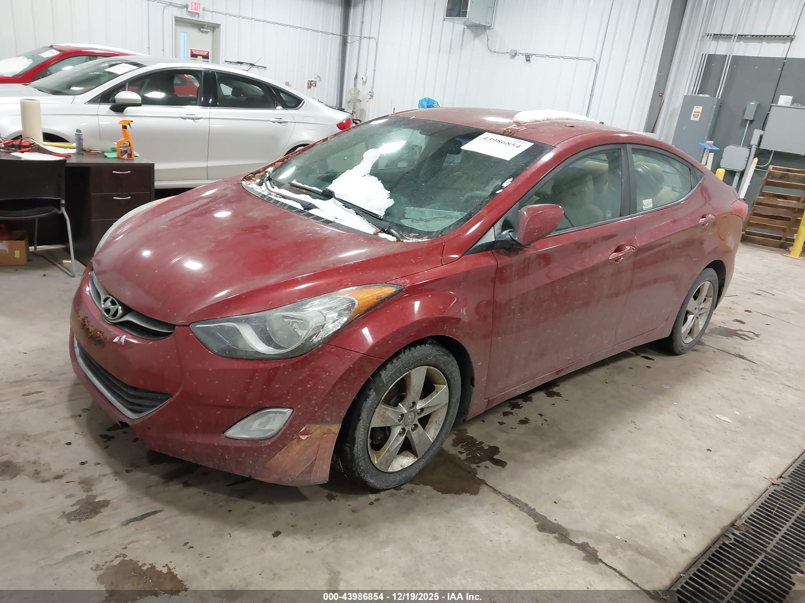 HYUNDAI ELANTRA image 2