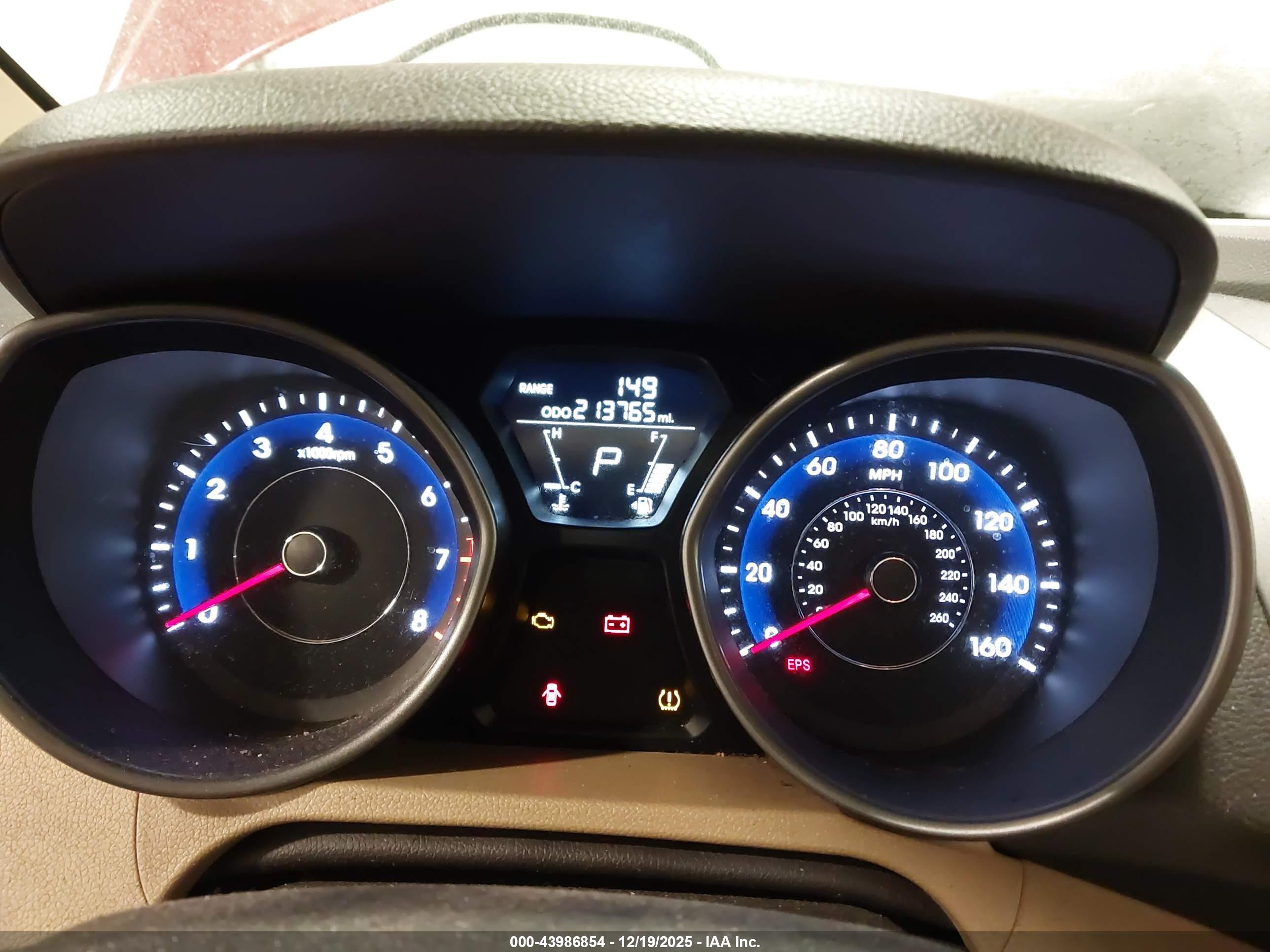 HYUNDAI ELANTRA image 7