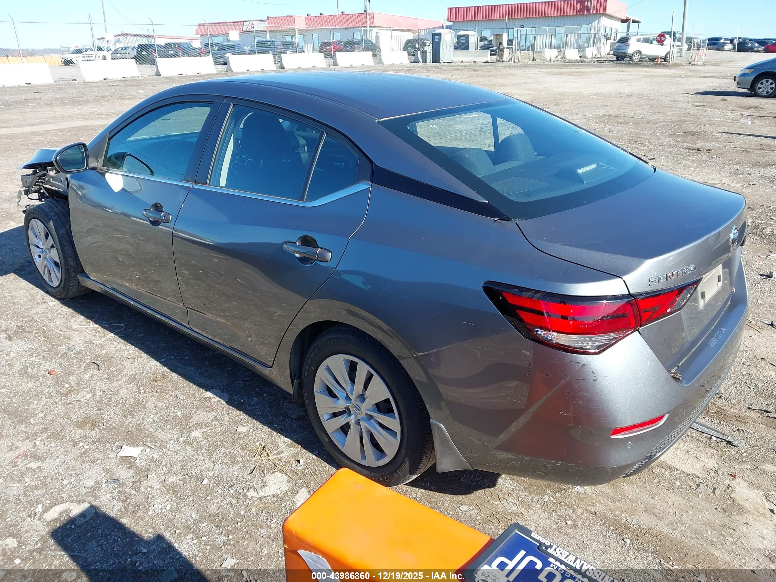 NISSAN SENTRA image 3