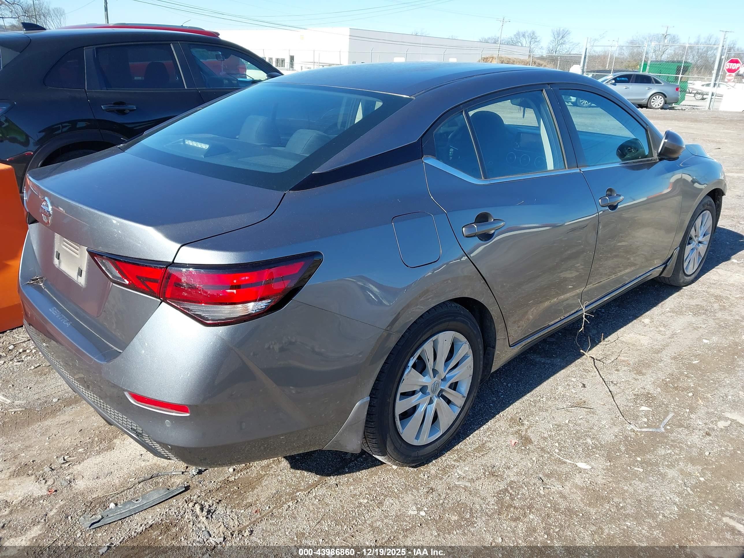 NISSAN SENTRA image 4