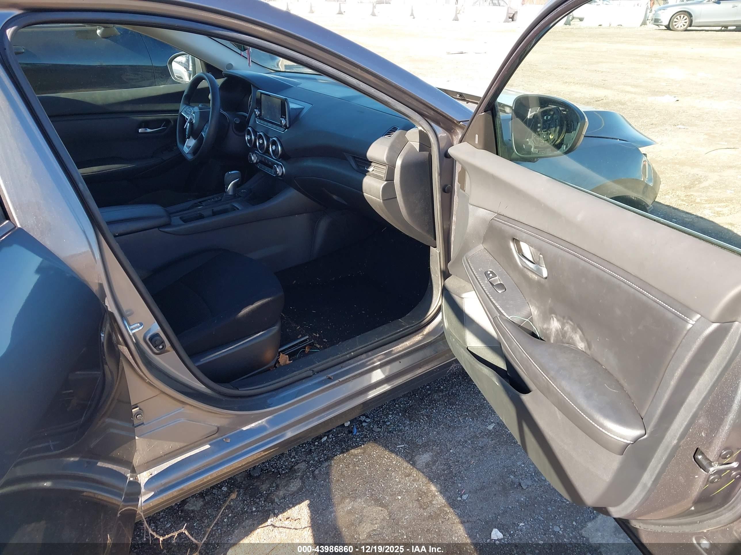 NISSAN SENTRA image 5