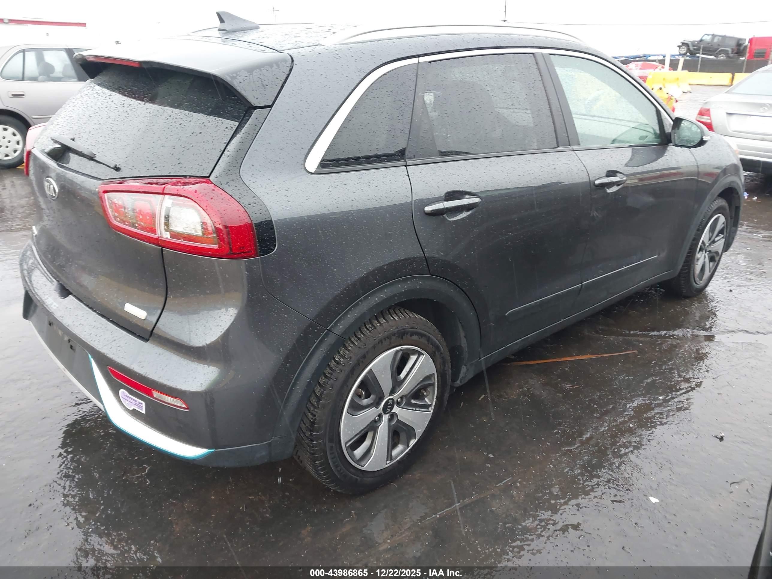 KIA NIRO image 4