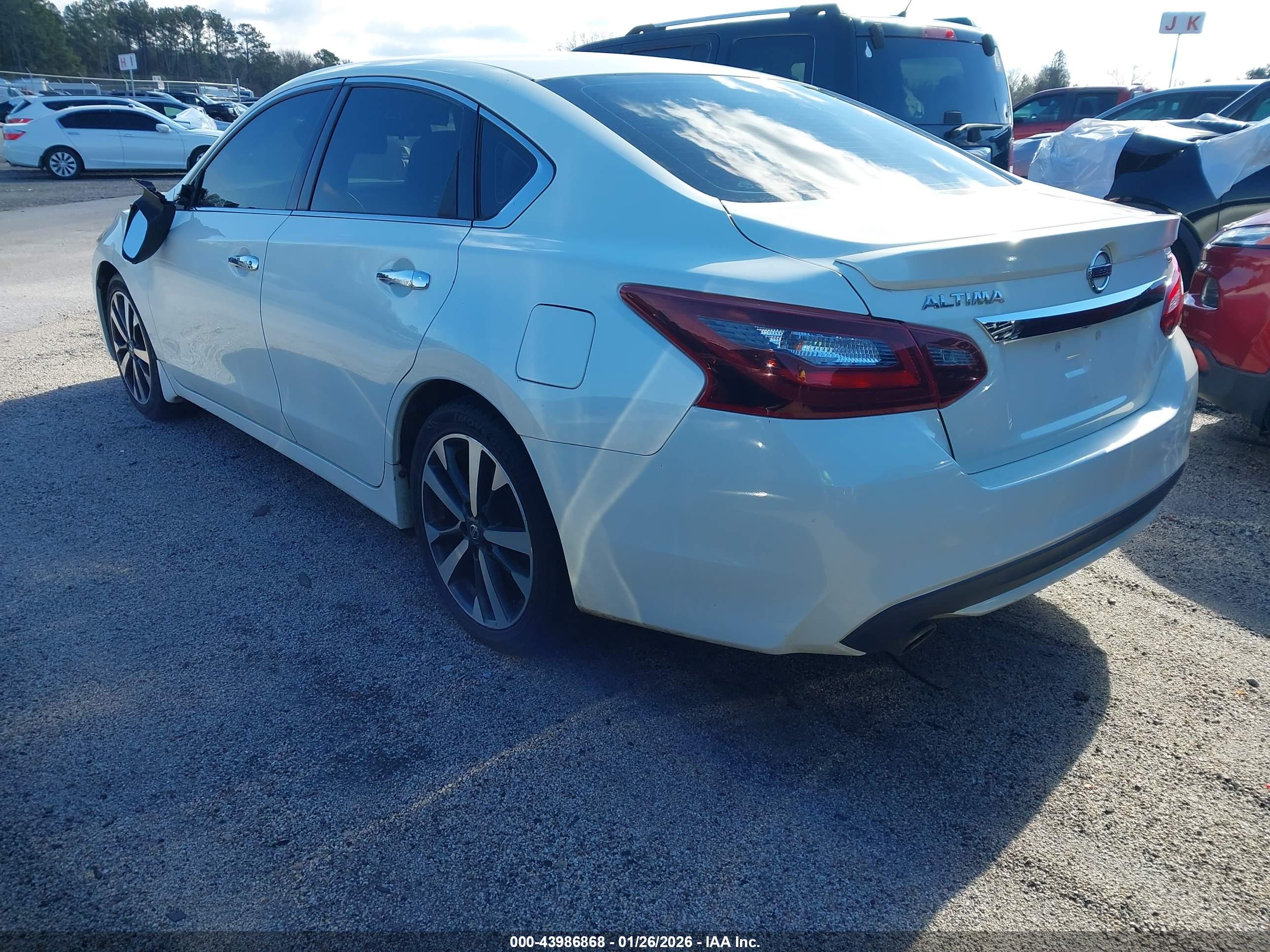NISSAN ALTIMA image 3