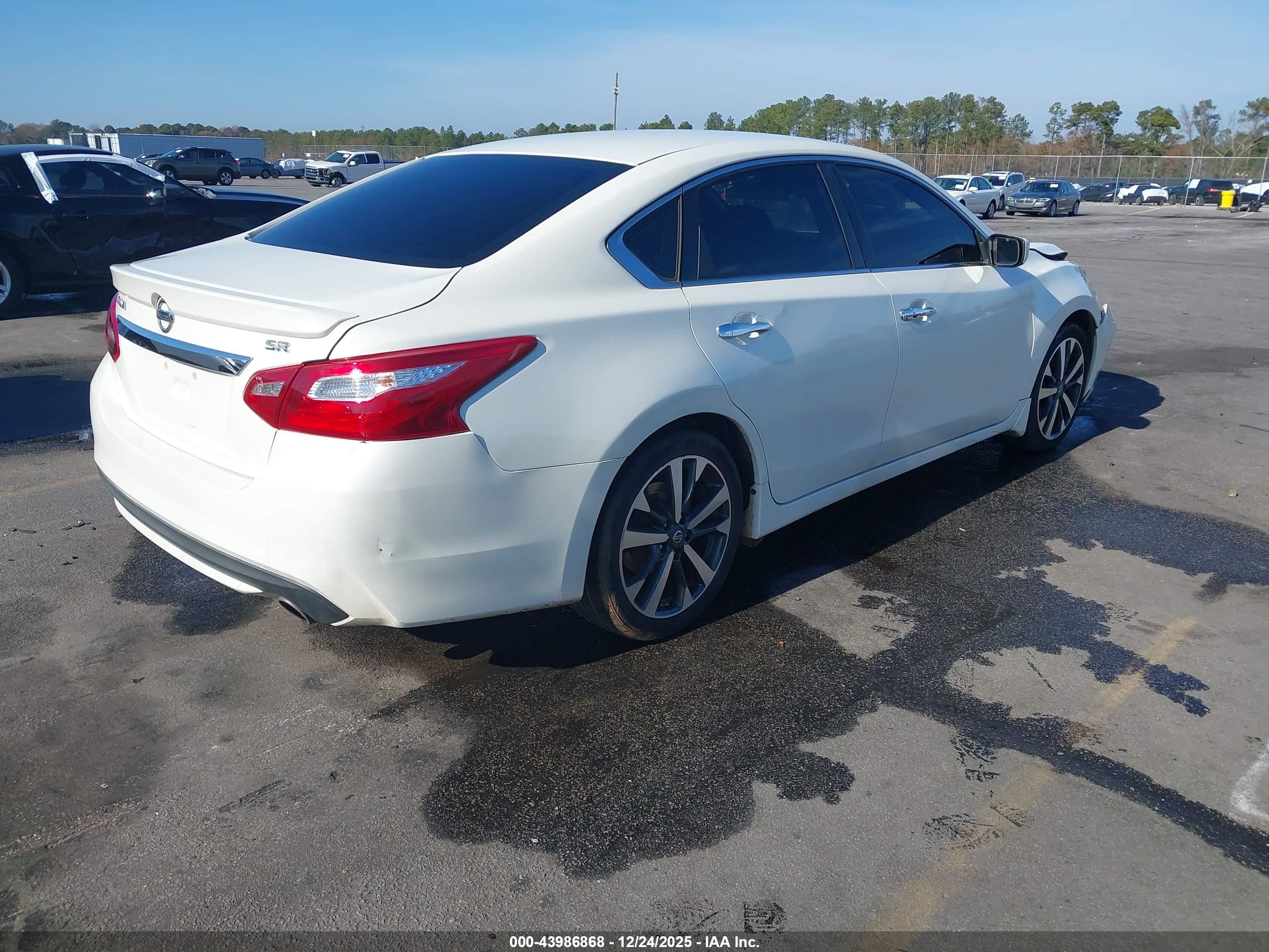 NISSAN ALTIMA image 4