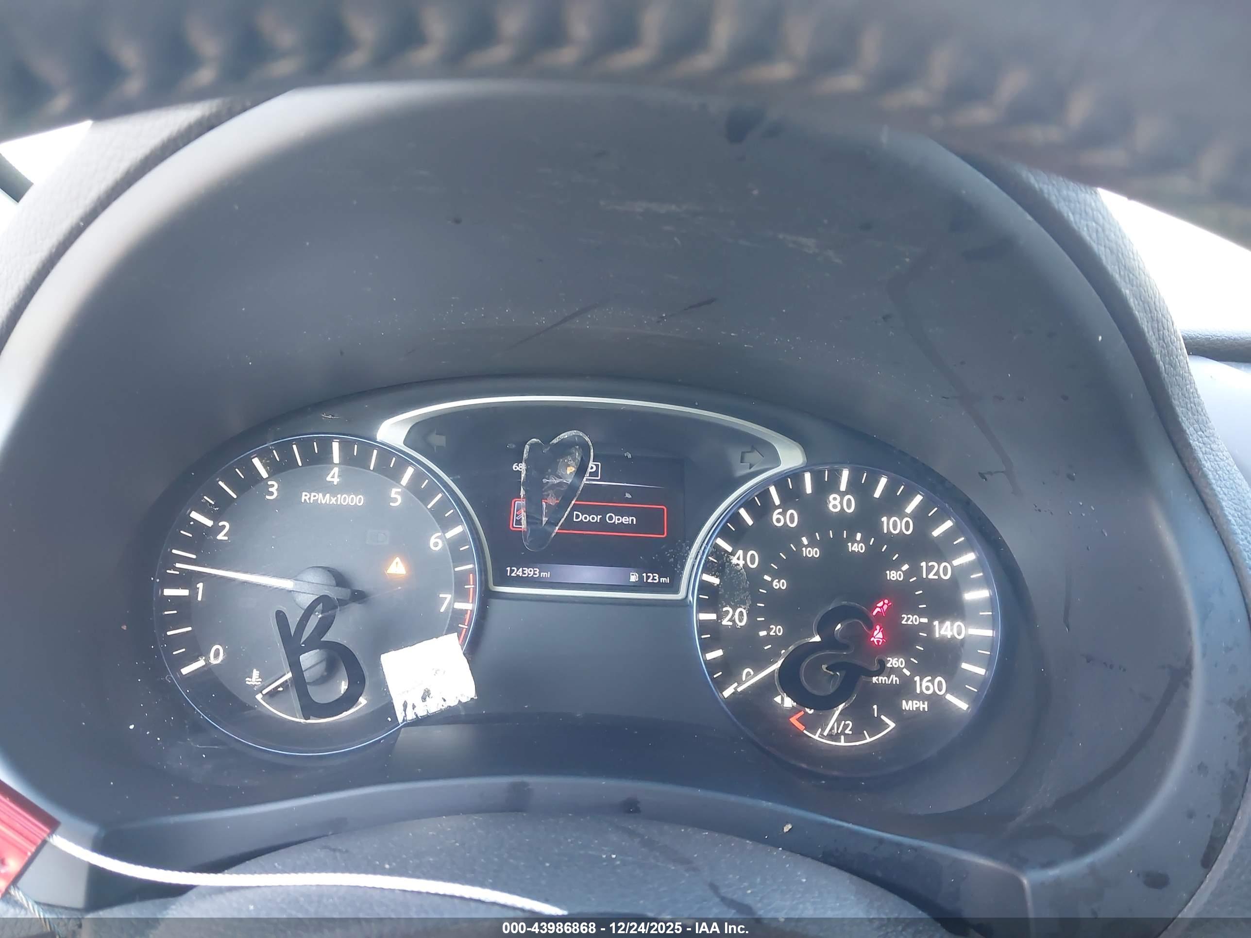 NISSAN ALTIMA image 7