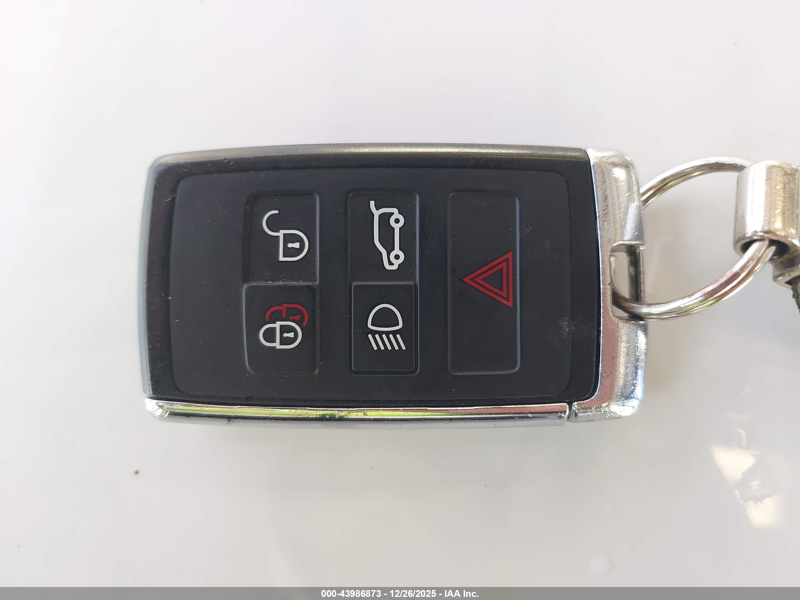 LAND ROVER image 11