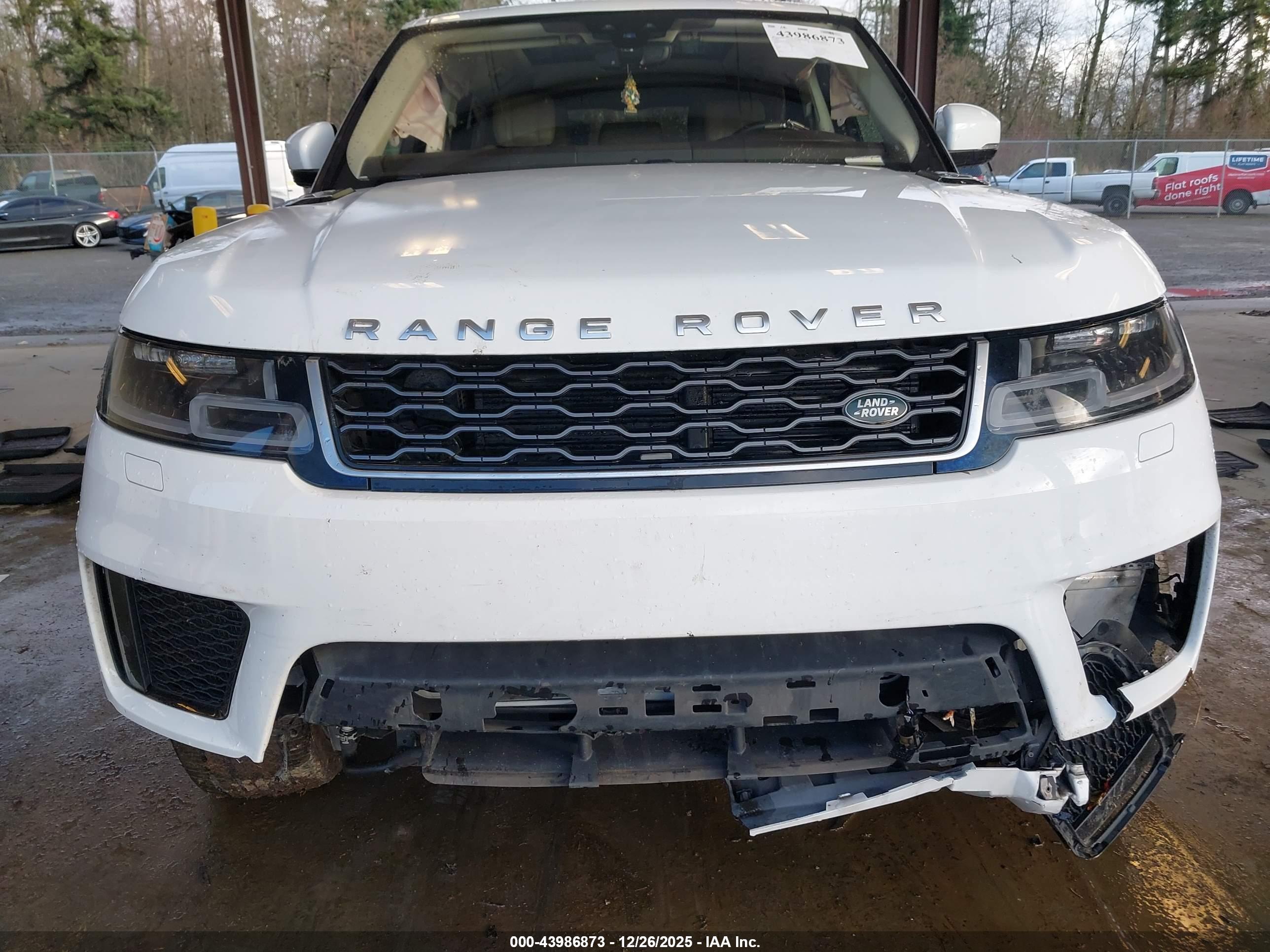 LAND ROVER image 6