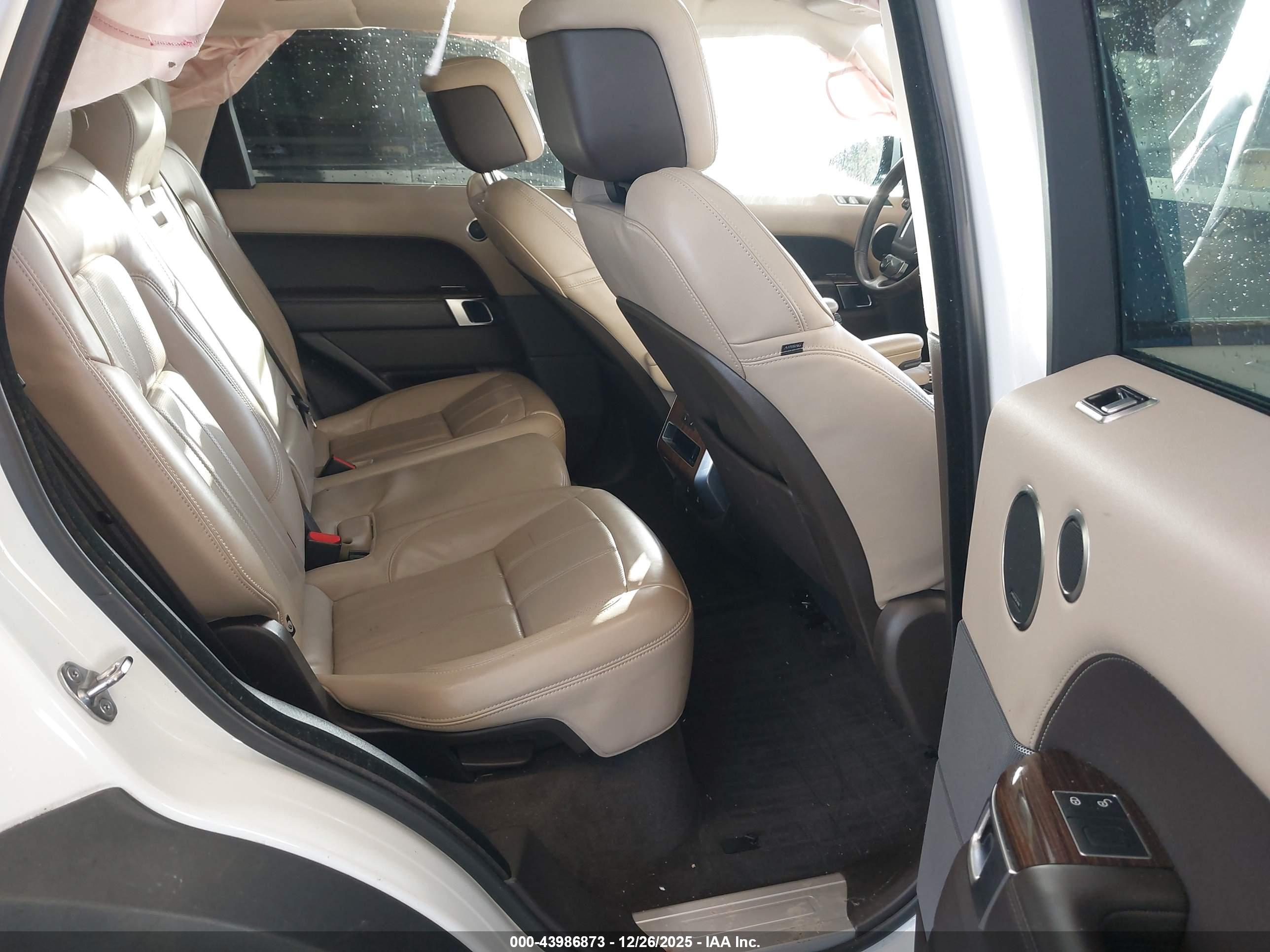 LAND ROVER image 8