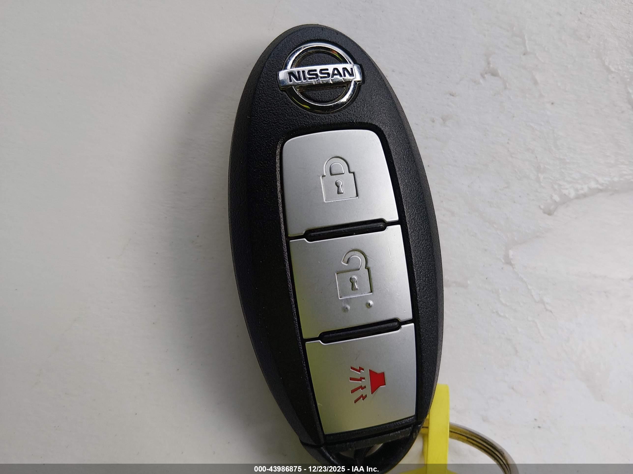 NISSAN ROGUE image 11