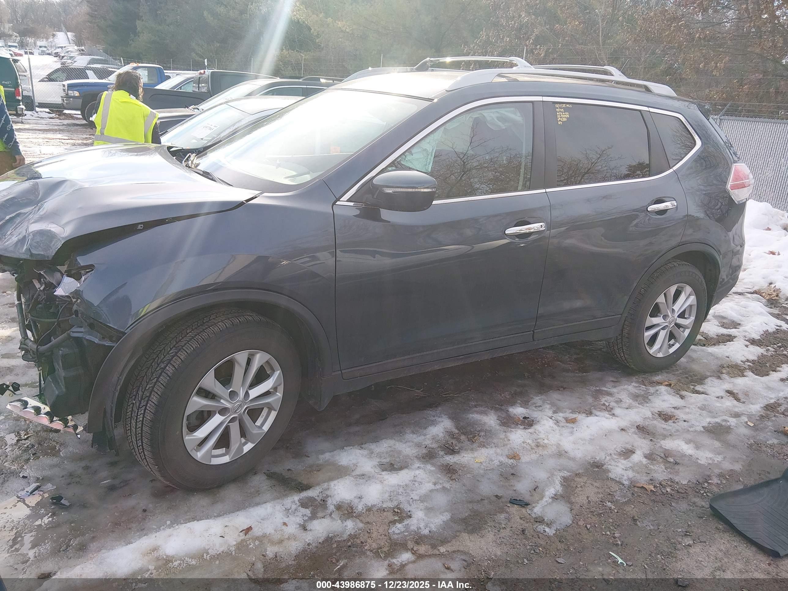 NISSAN ROGUE image 2
