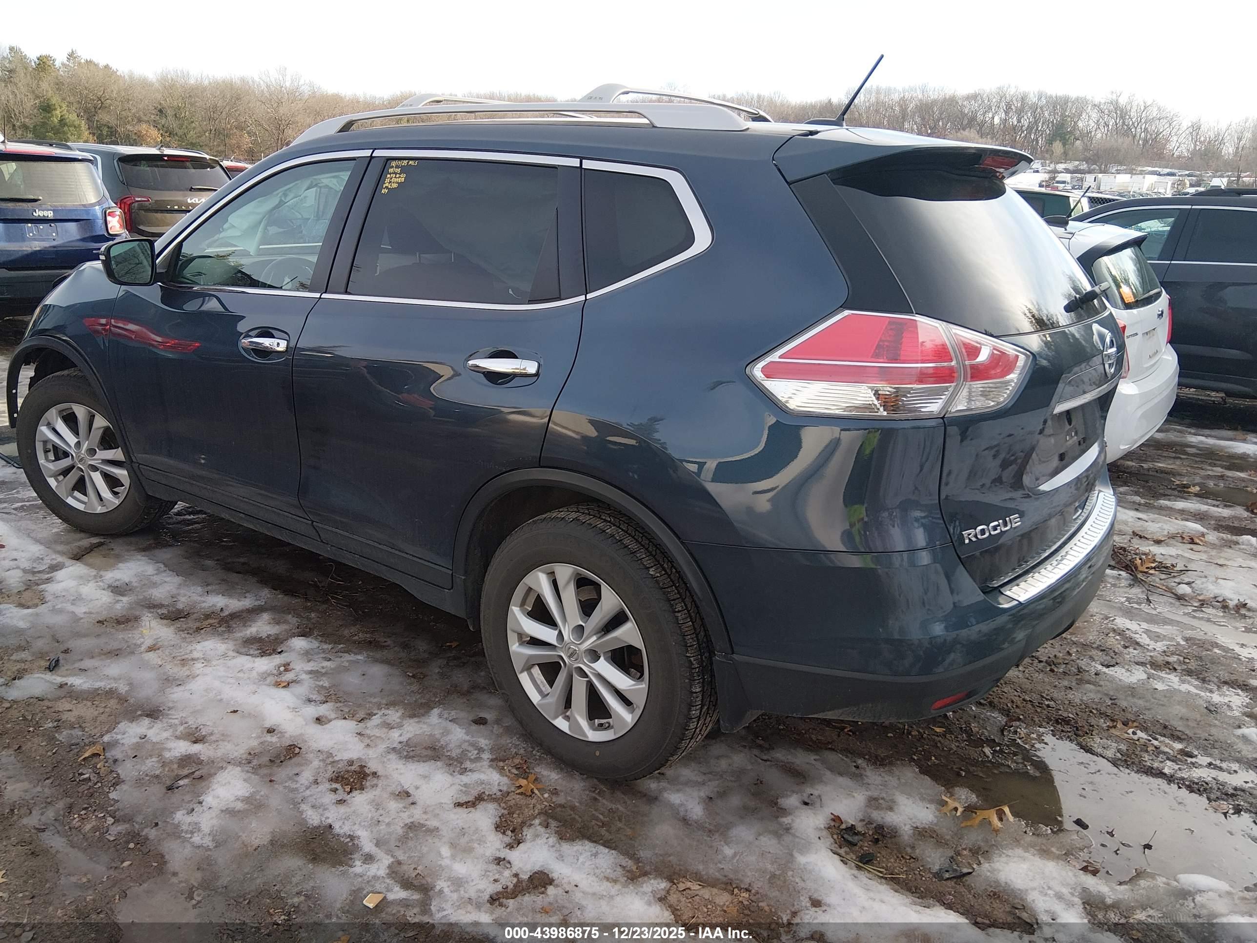 NISSAN ROGUE image 3