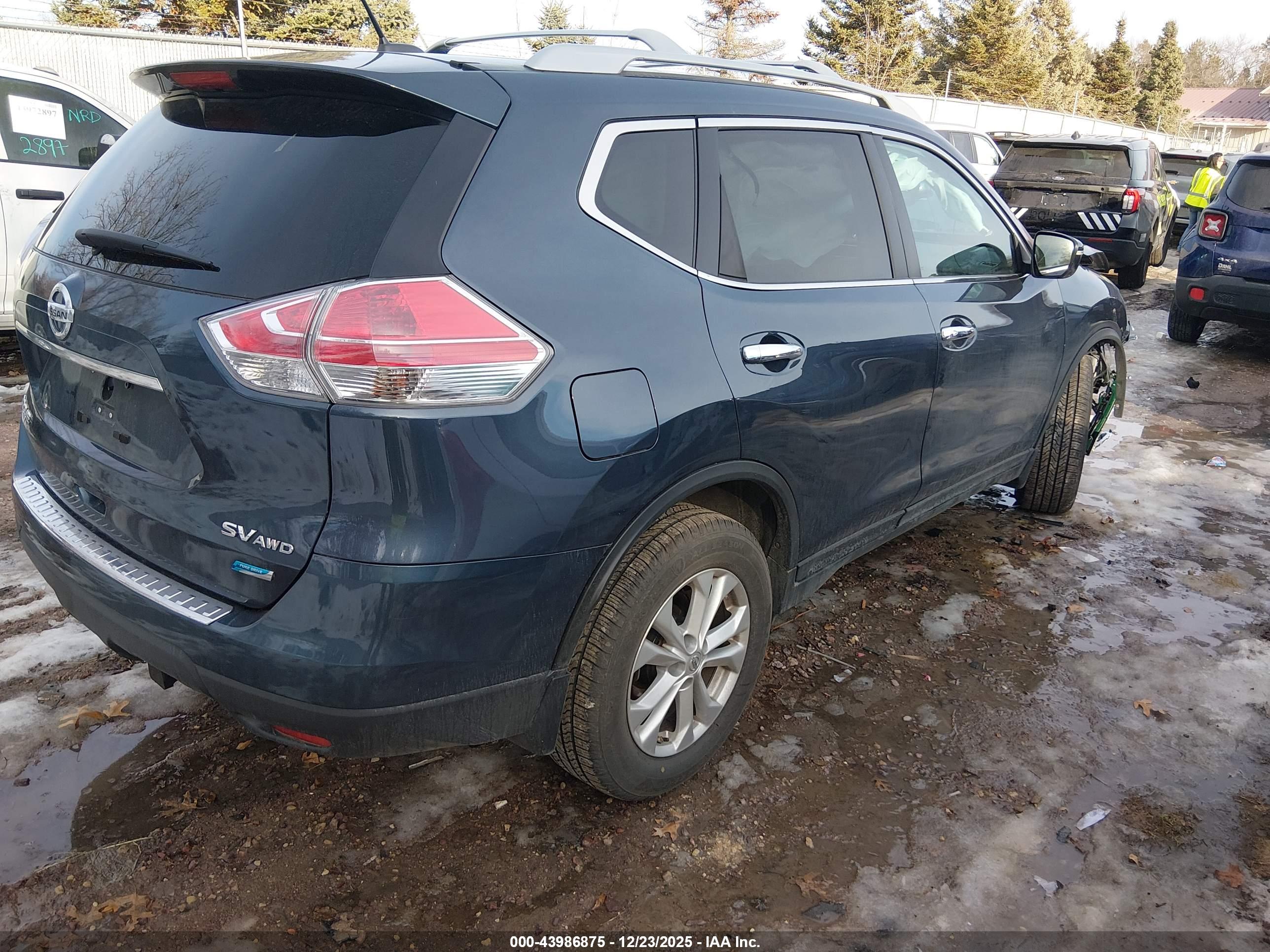 NISSAN ROGUE image 4