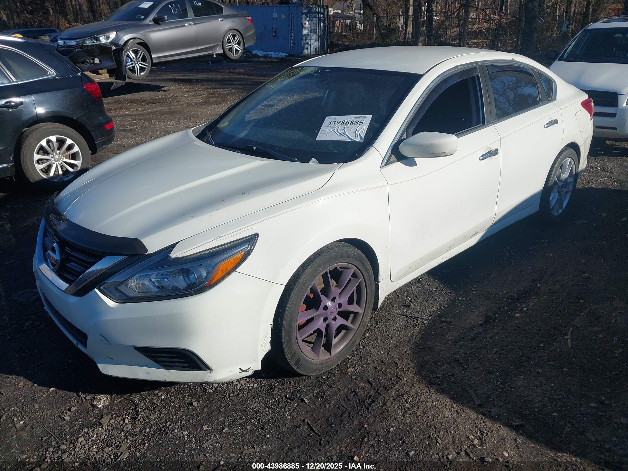 NISSAN ALTIMA image 2