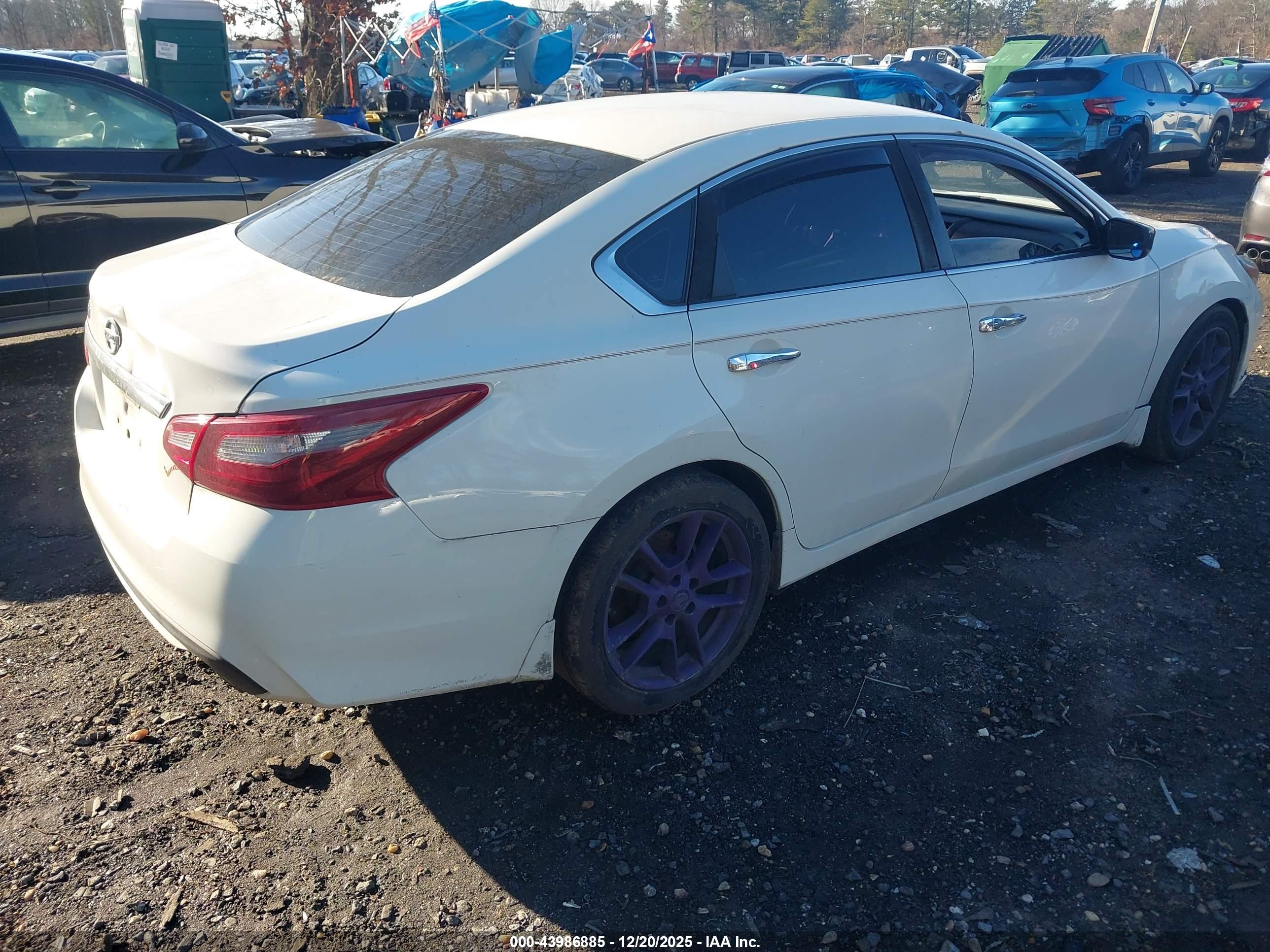 NISSAN ALTIMA image 4
