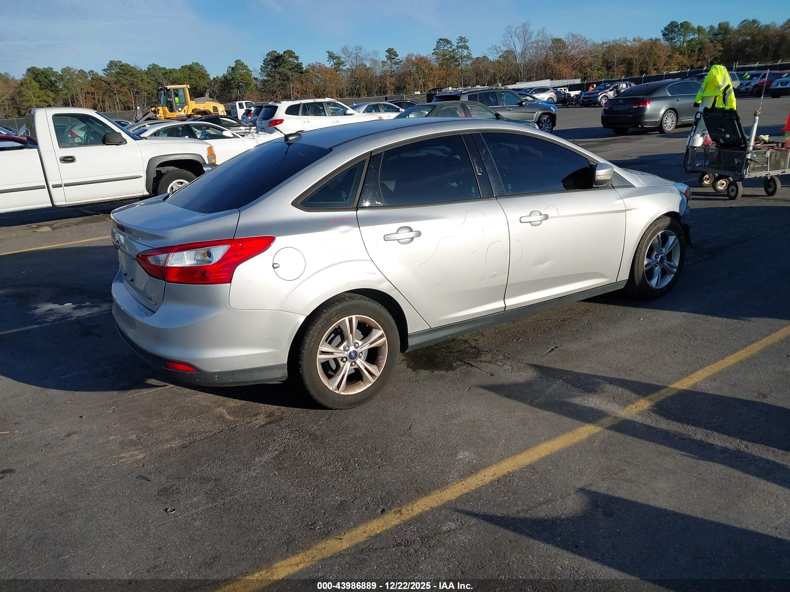 FORD FOCUS image 4