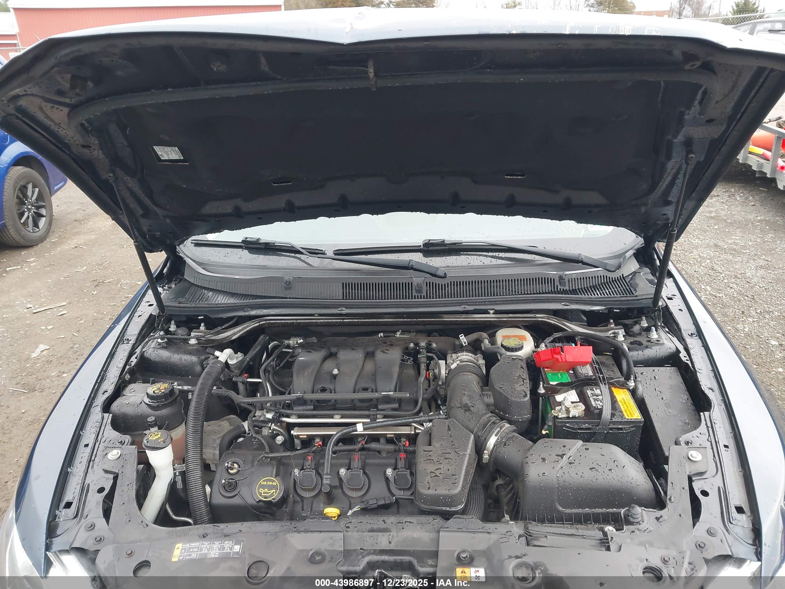 FORD TAURUS image 10