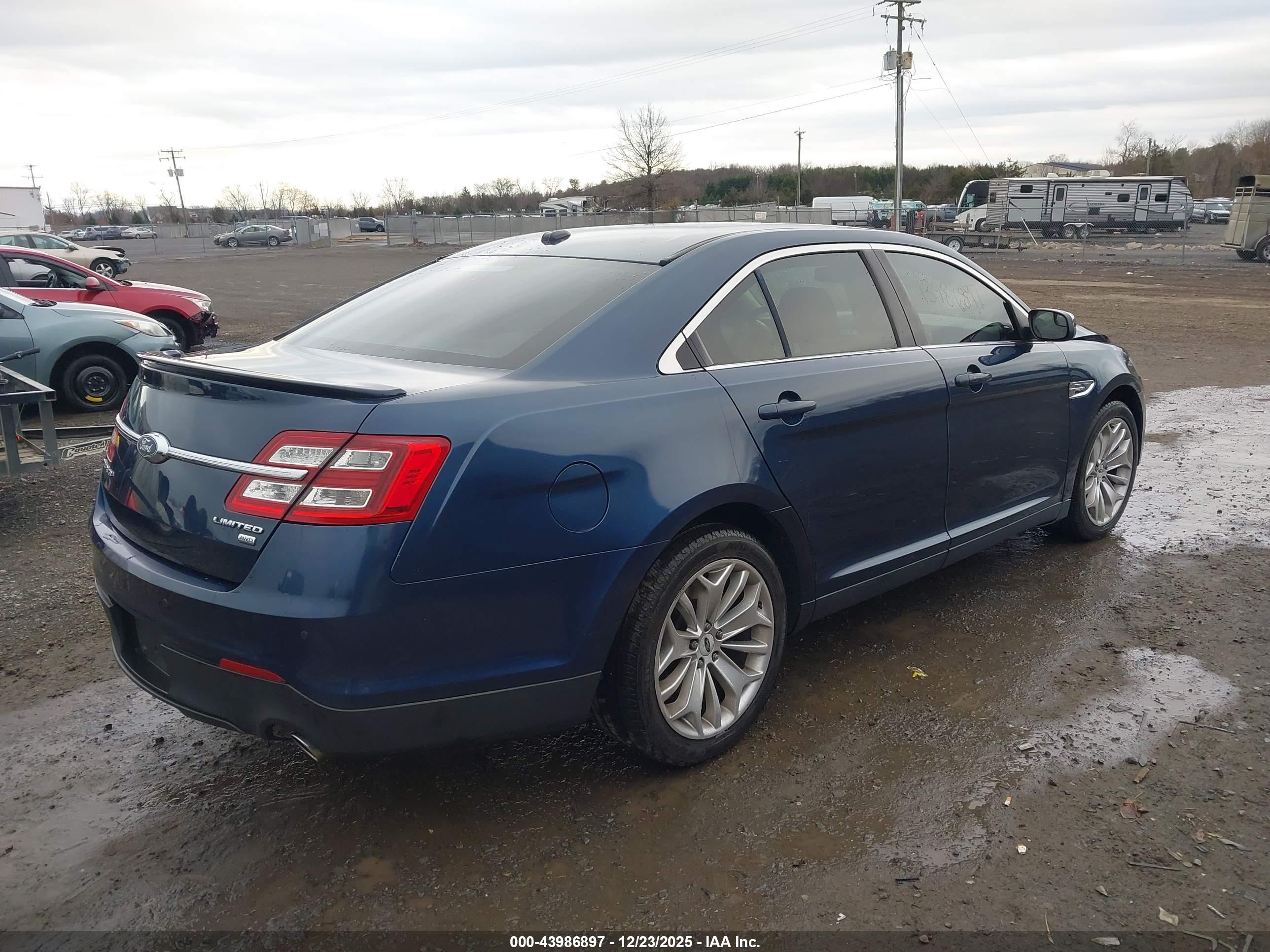 FORD TAURUS image 4