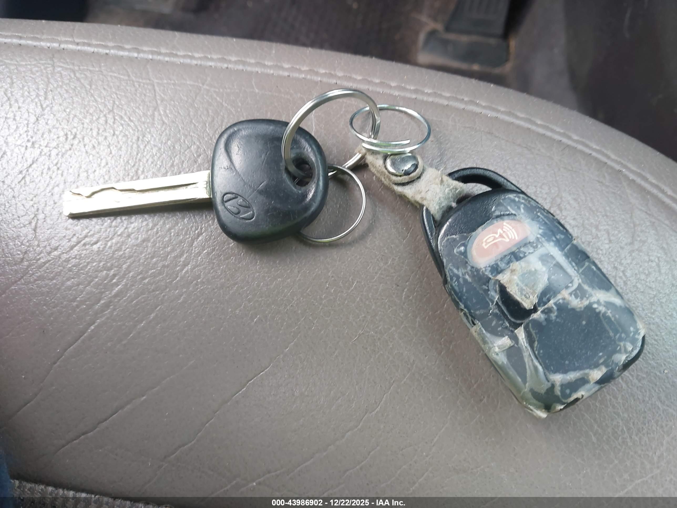 HYUNDAI TUCSON image 11