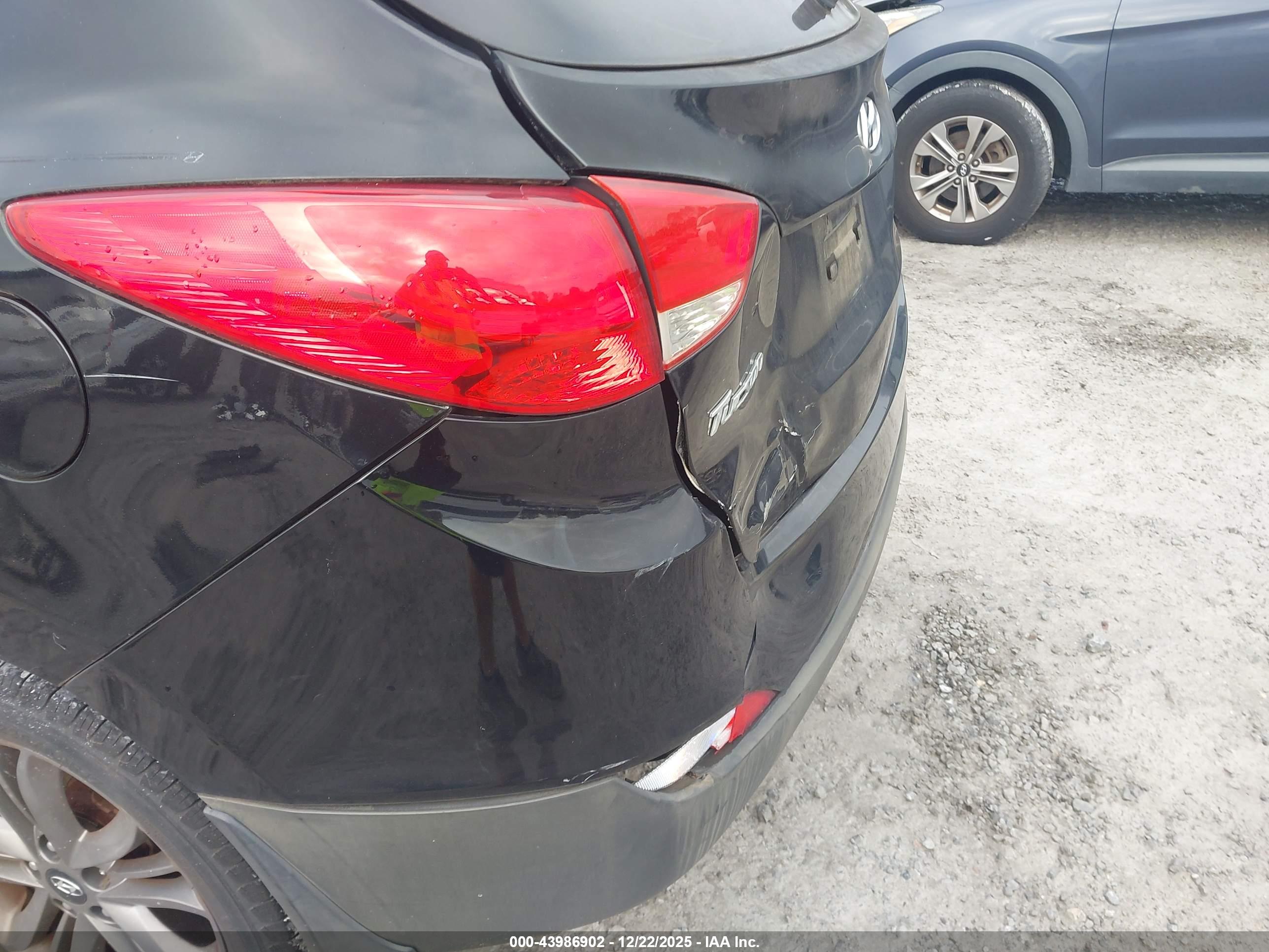 HYUNDAI TUCSON image 6