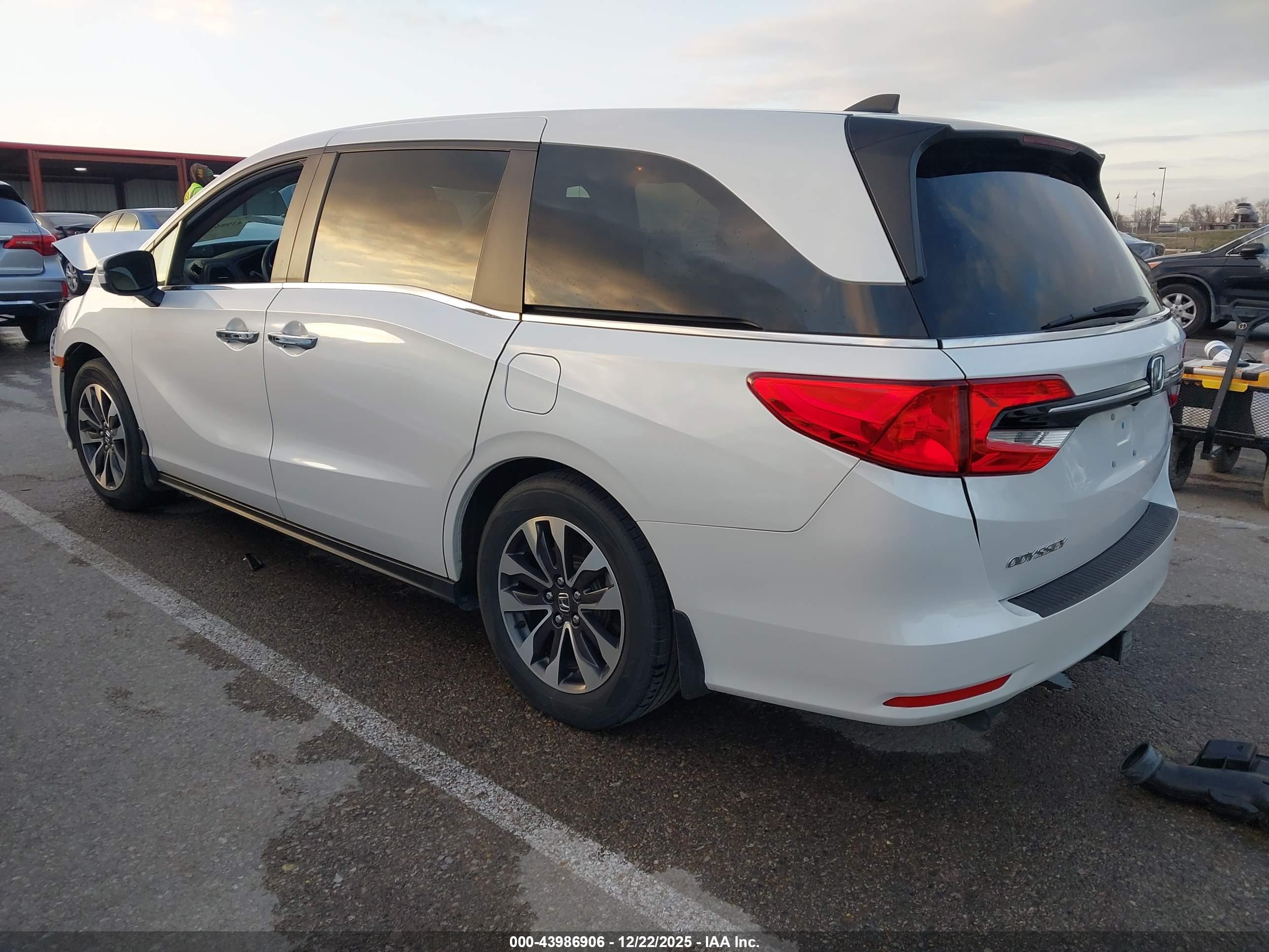 HONDA ODYSSEY image 3