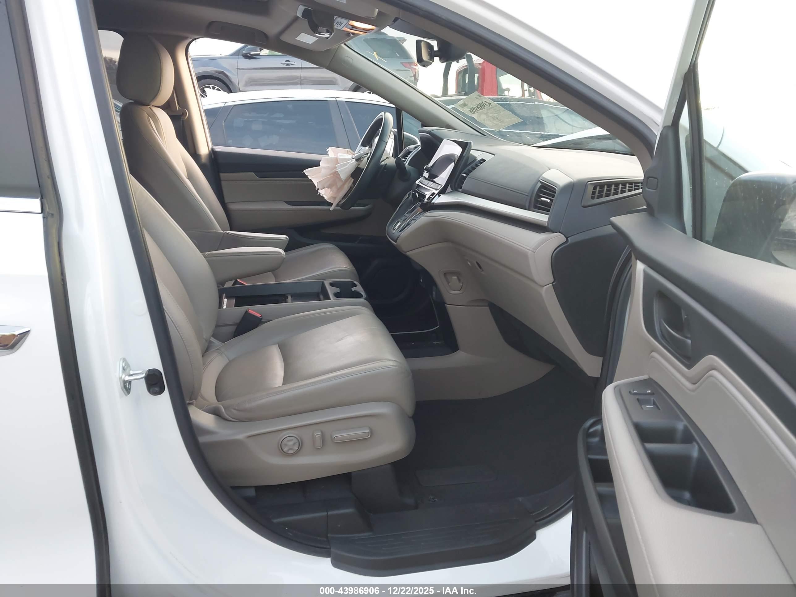 HONDA ODYSSEY image 5
